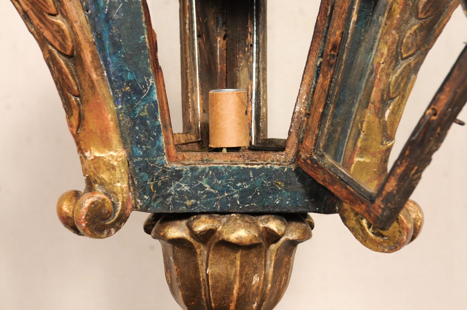 Lanterna appesa in legno intagliato del XIX secolo proveniente dall'Italia in vendita 4