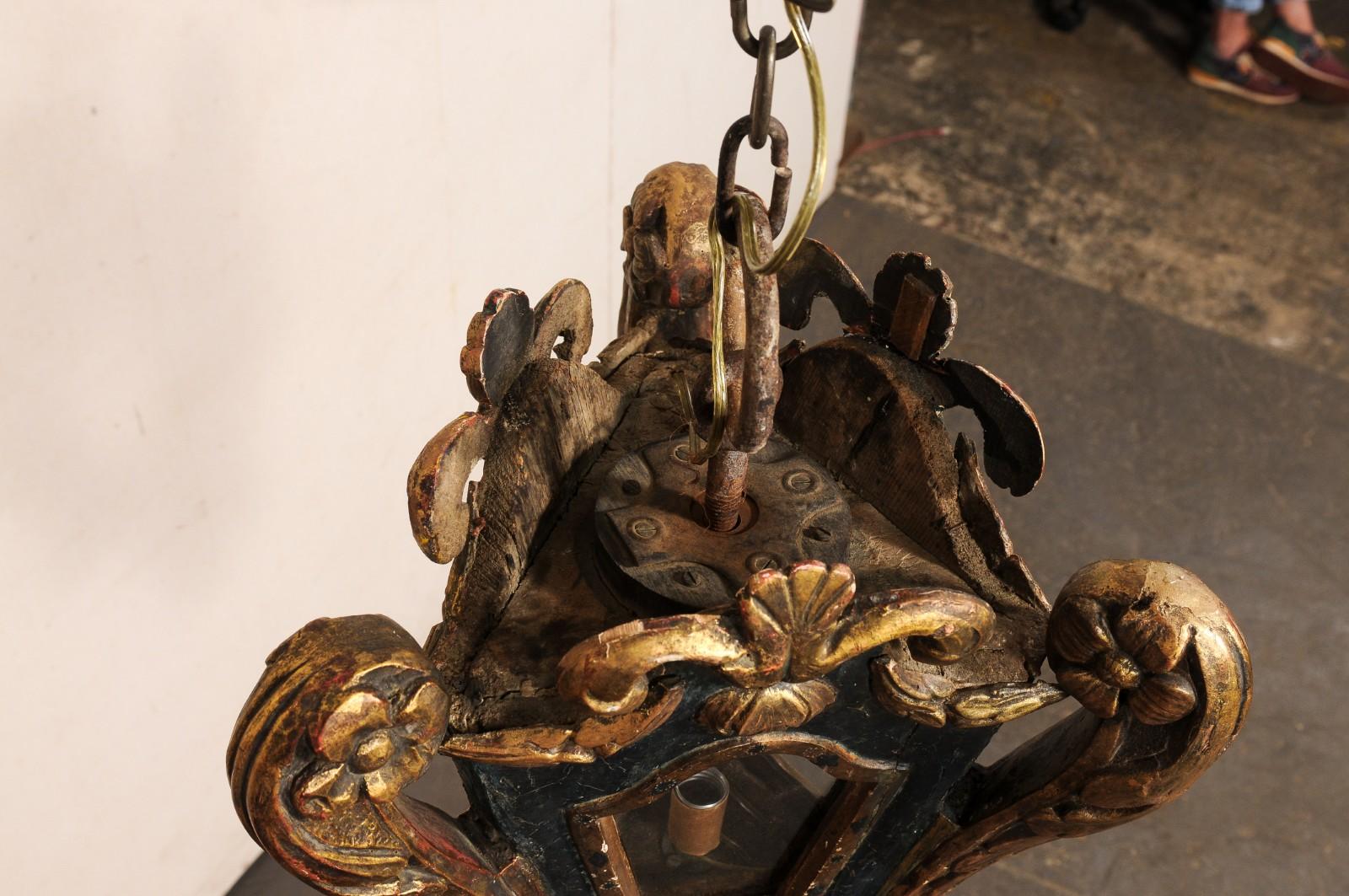 Lanterna appesa in legno intagliato del XIX secolo proveniente dall'Italia in vendita 6