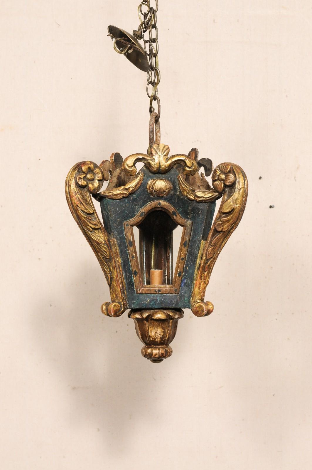 Lanterna appesa in legno intagliato del XIX secolo proveniente dall'Italia in vendita 1