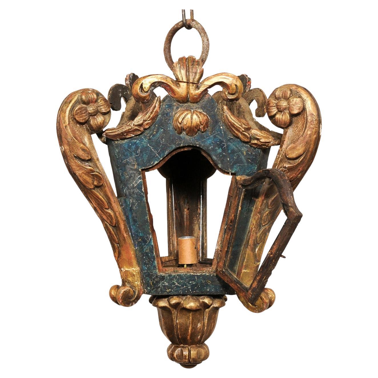 Lanterna appesa in legno intagliato del XIX secolo proveniente dall
Italia