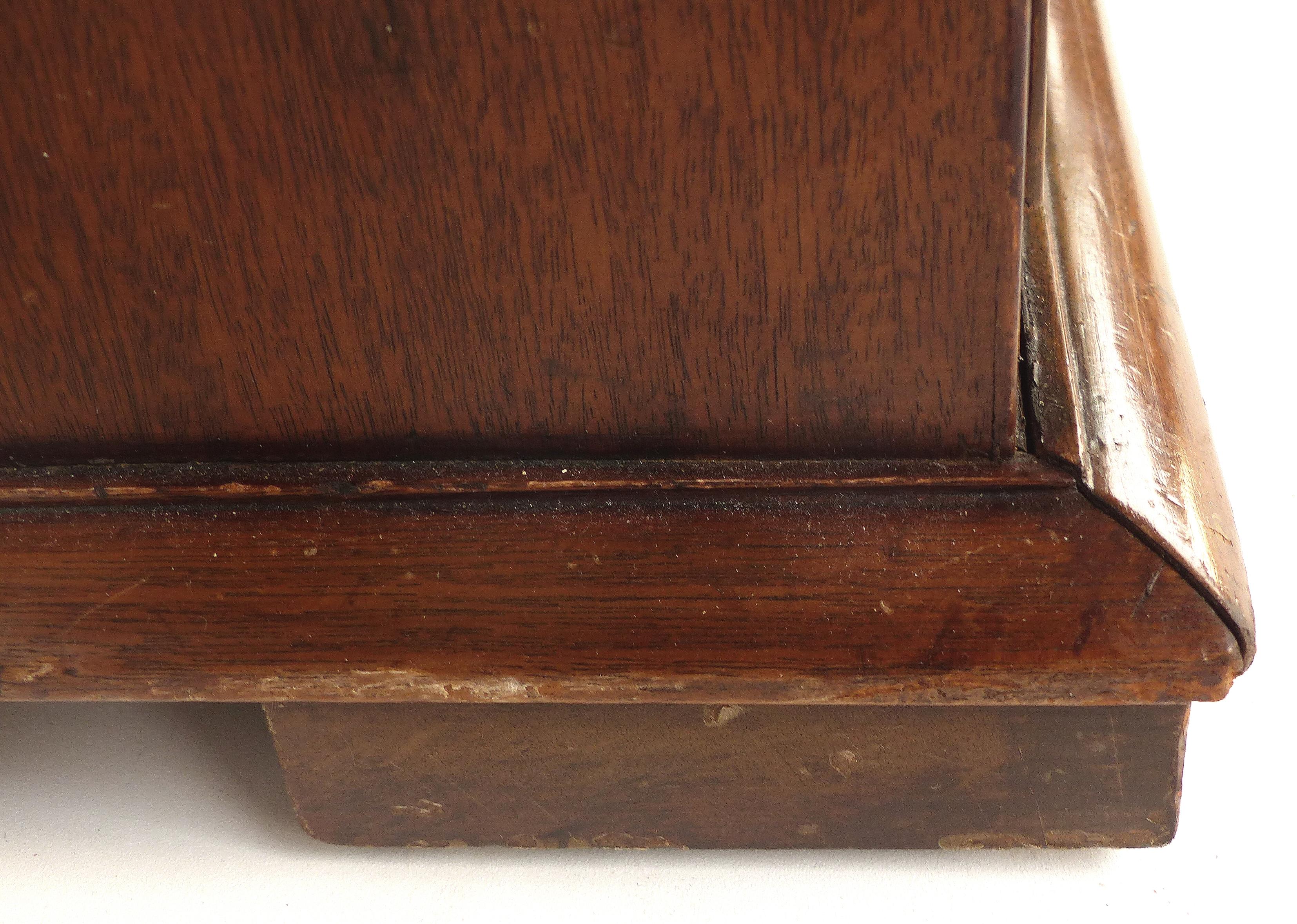 Hepplewhite Chest of Drawers with Brass Pulls in Mahogany & Satinwood 3