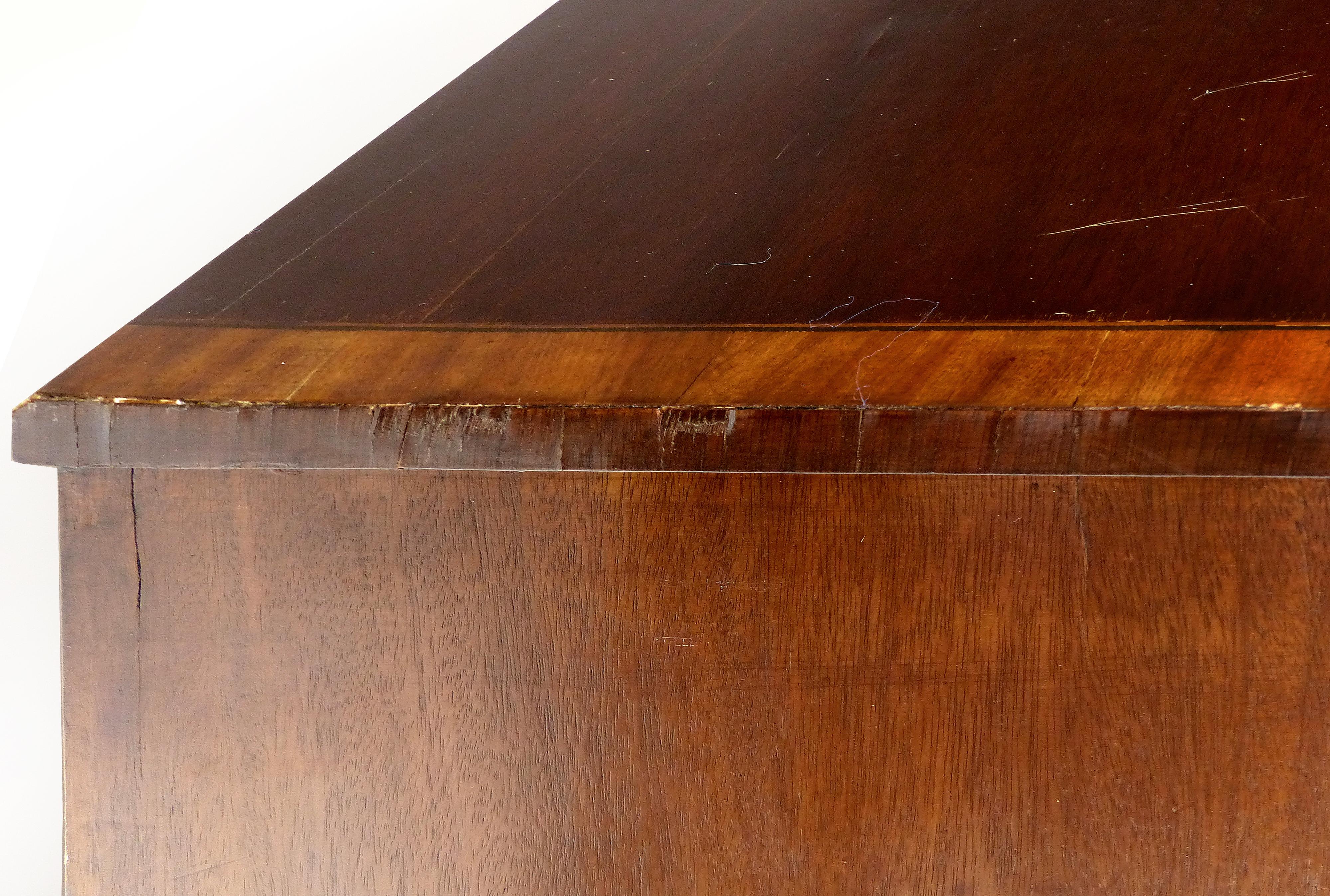 Hepplewhite Chest of Drawers with Brass Pulls in Mahogany & Satinwood 5