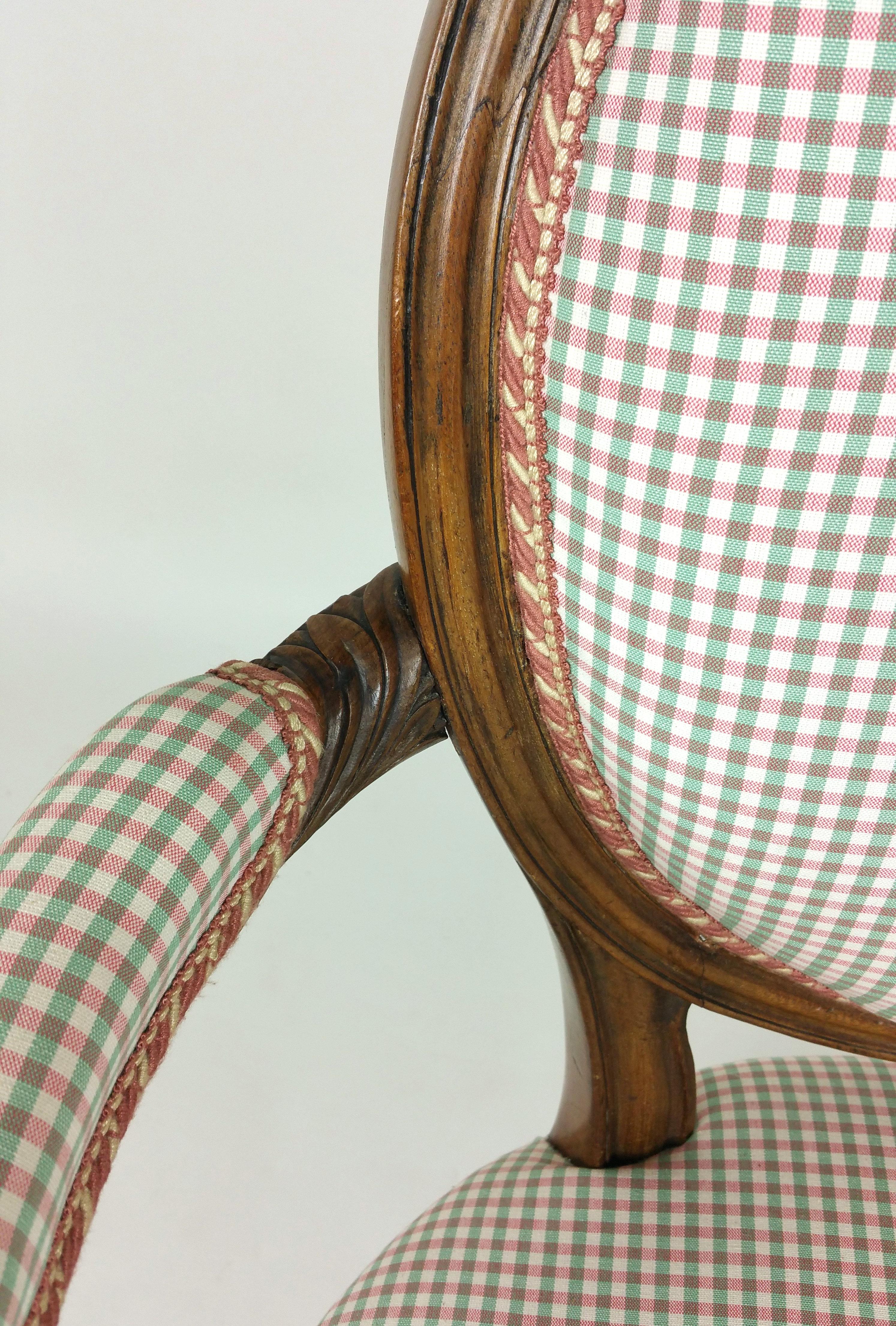 Hand-Carved 19th Century Hepplewhite Design Carved Walnut Elbow Chair