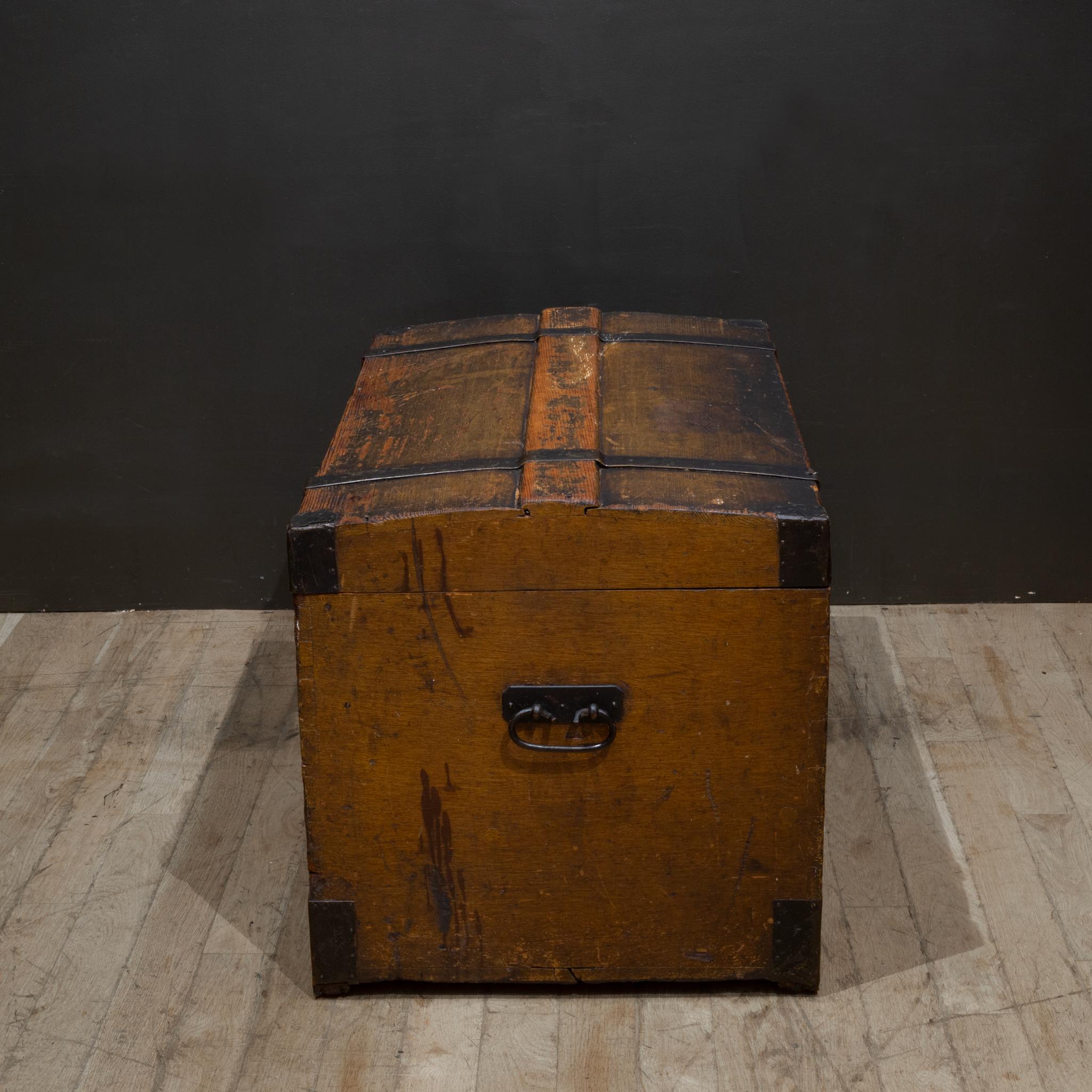 Acciaio XIX sec. Baule da viaggio a cupola per immigrati c.1800 in vendita