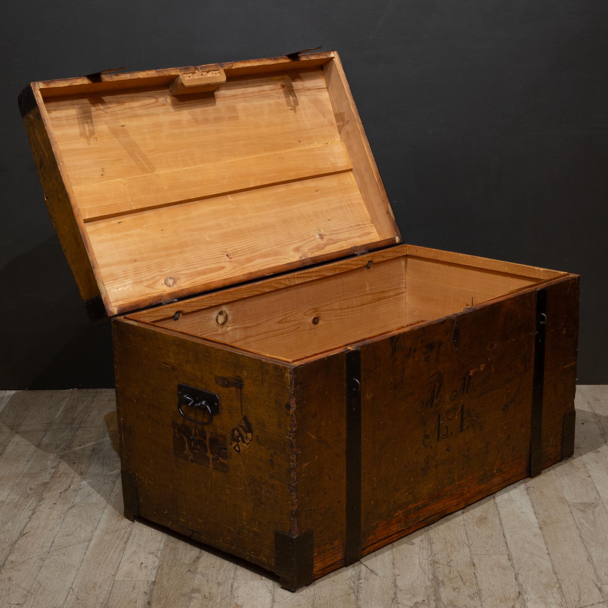 XIX sec. Baule da viaggio a cupola per immigrati c.1800 in vendita 1