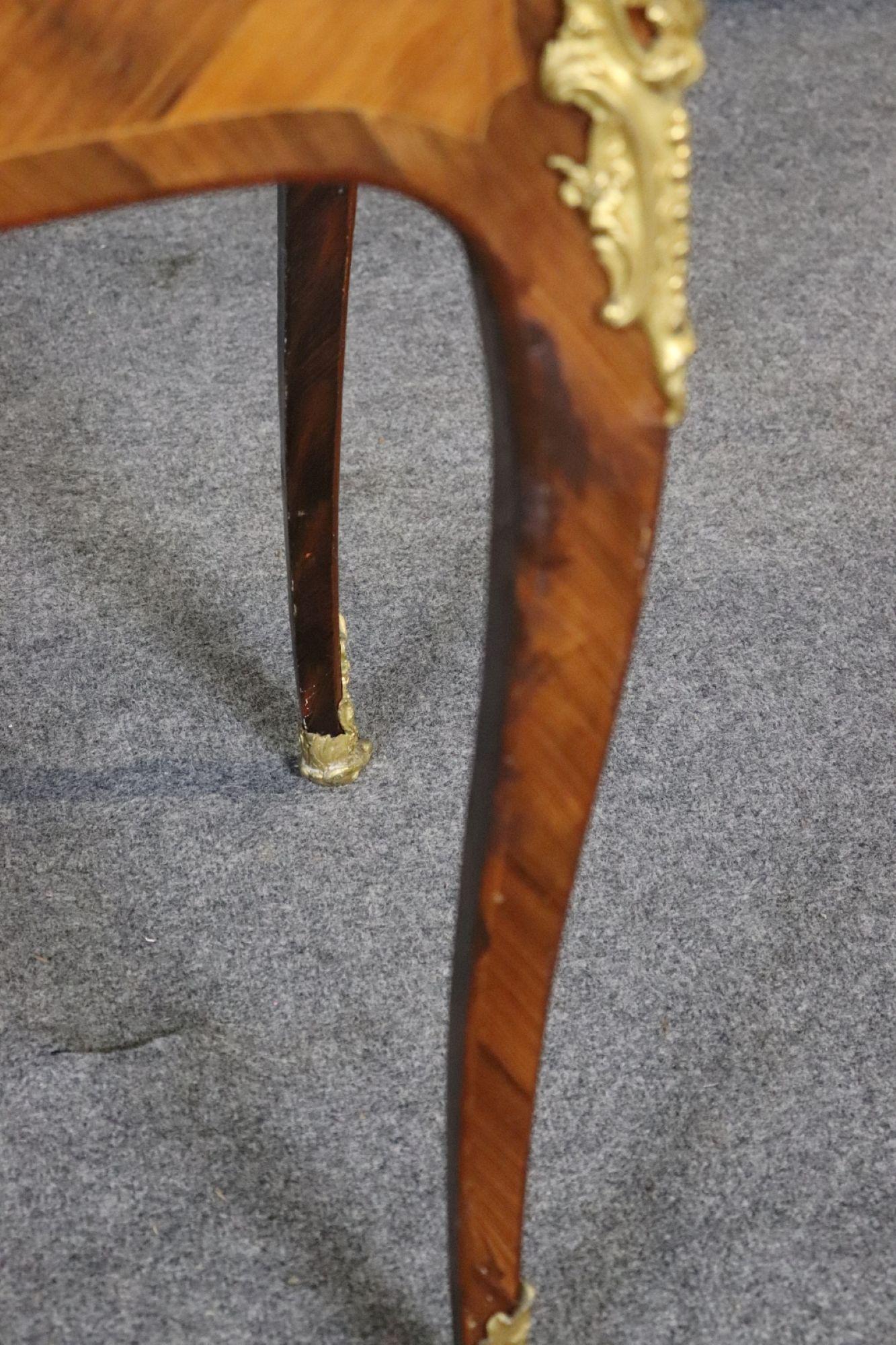 19TH C Intarsien Bronze montiert Damen Schreibtisch. im Angebot 9
