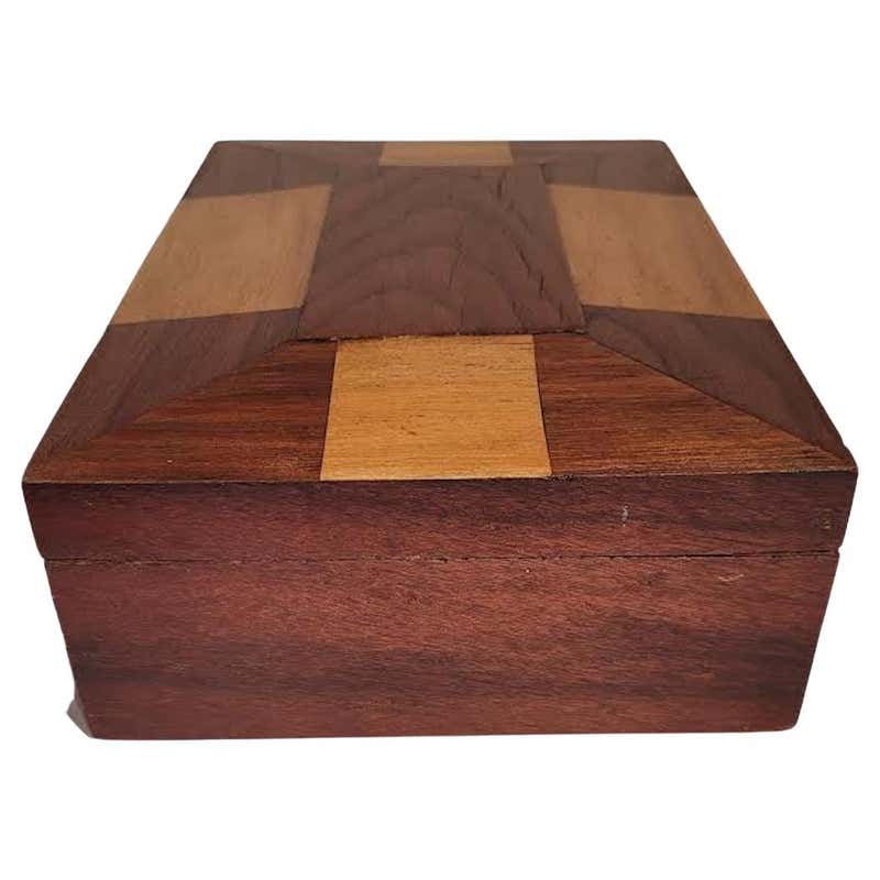 19th century Primitive Pine Slant-Top Wood Box For Sale at 1stDibs