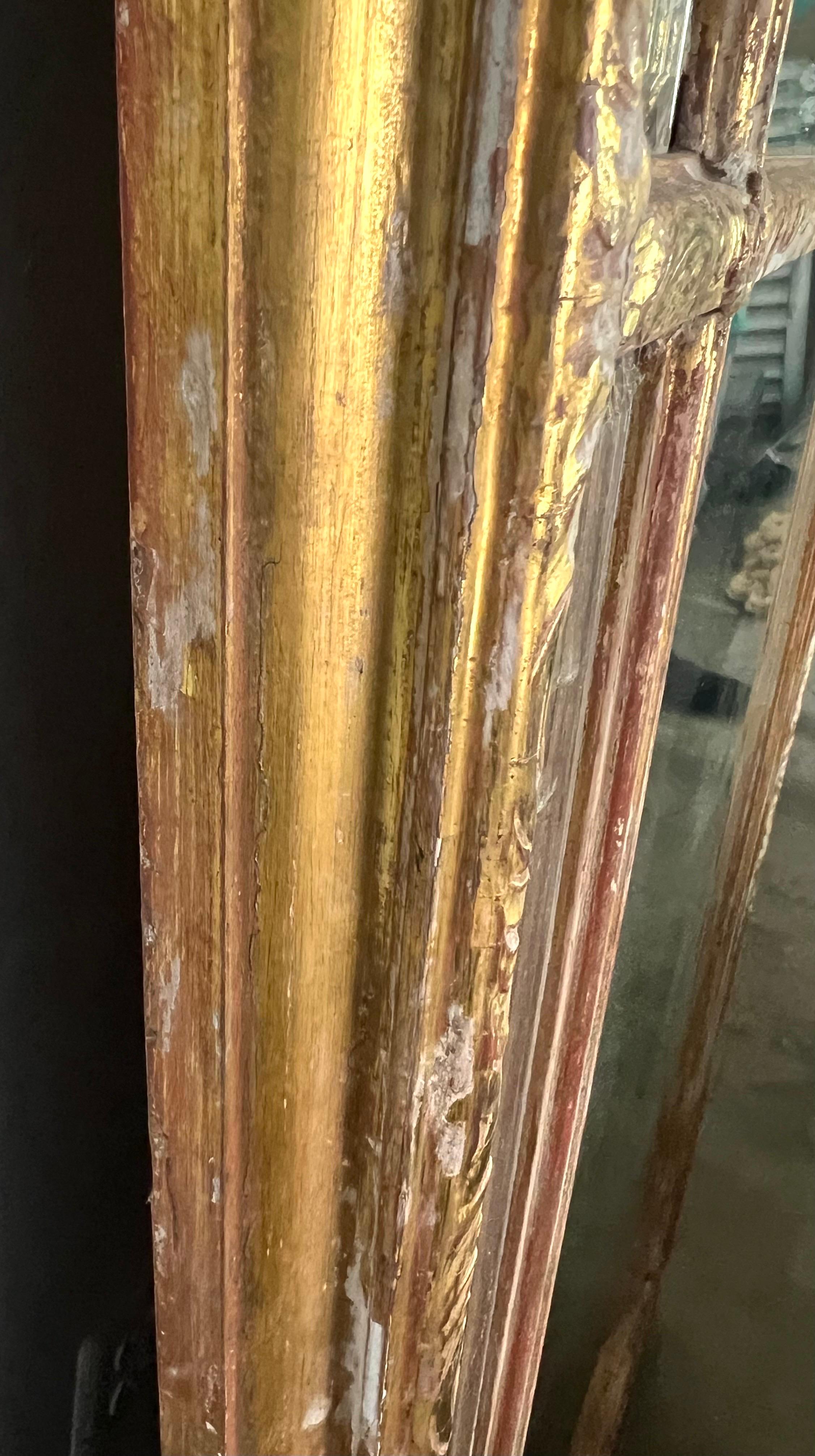 Specchio in legno dorato in stile barocco italiano del XIX secolo in vendita 11