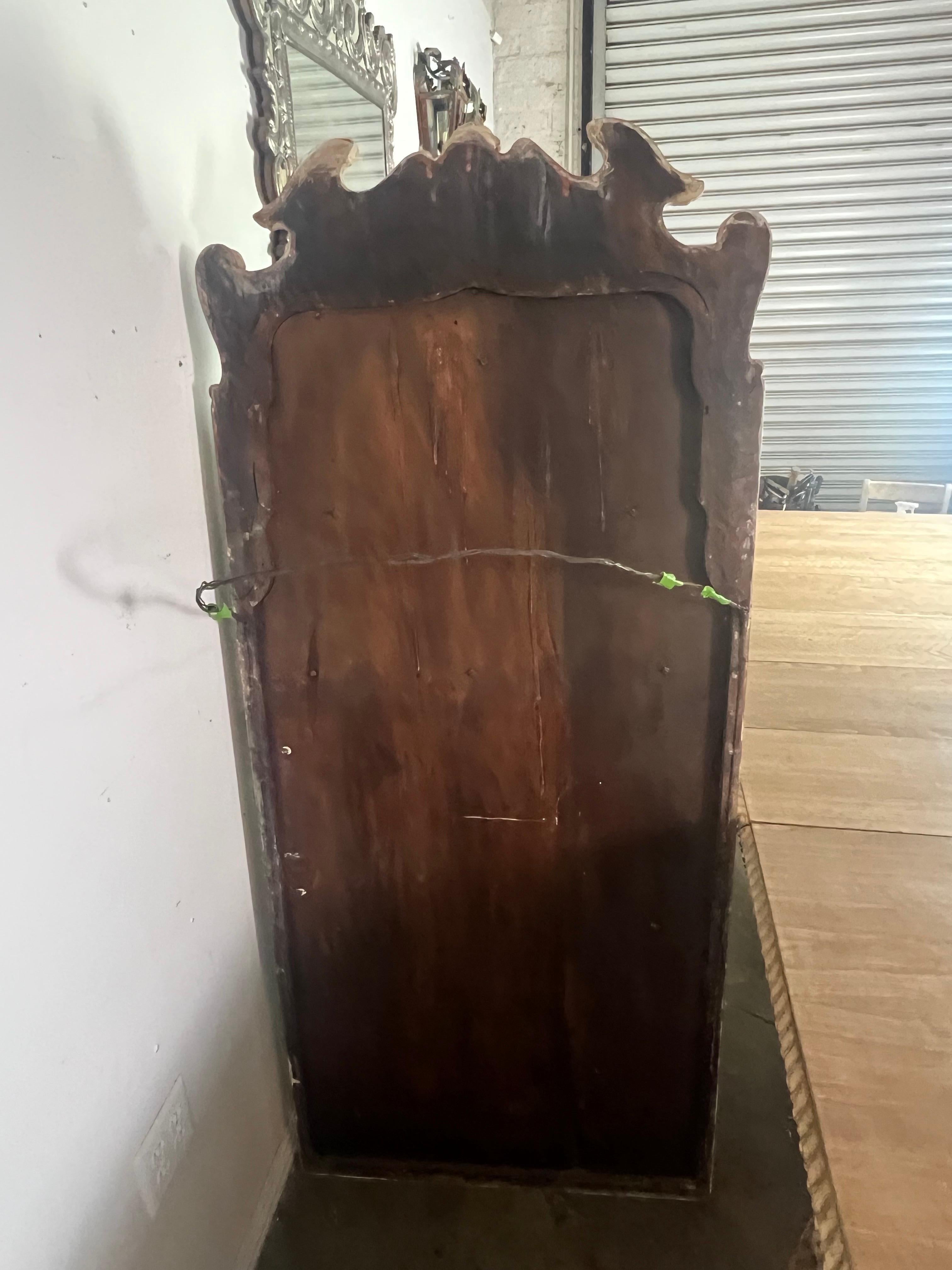 Specchio in legno dorato in stile barocco italiano del XIX secolo in vendita 12