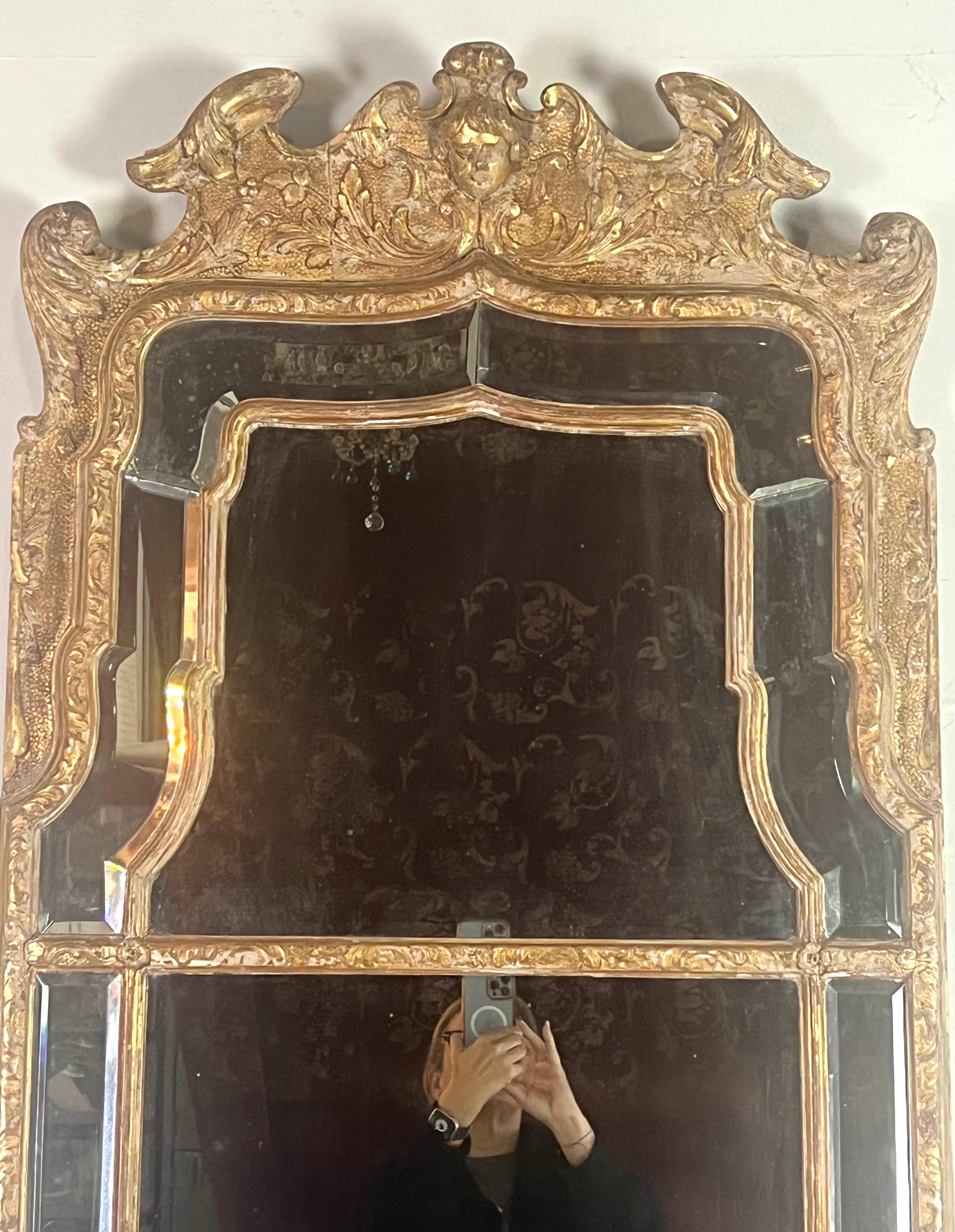 Specchio in legno dorato in stile barocco italiano del XIX secolo in vendita 1