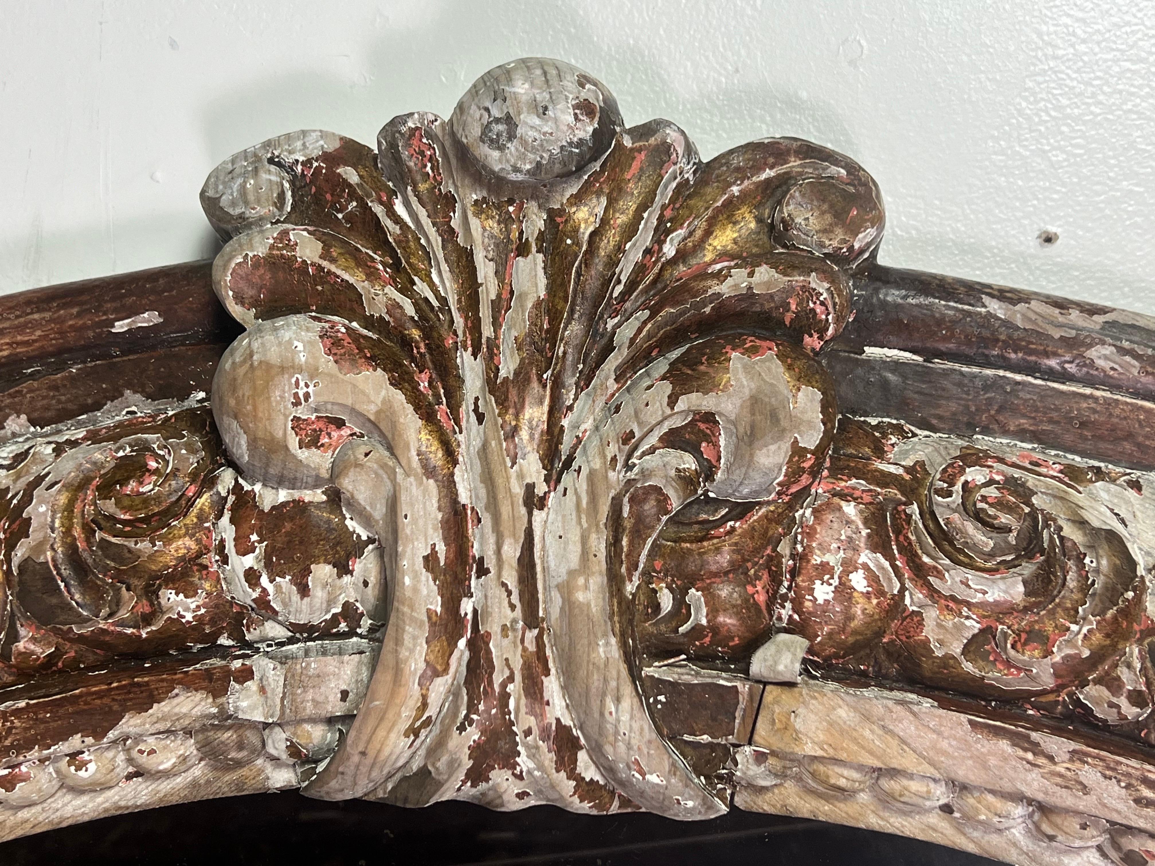 Specchio ovale in stile barocco italiano del XIX secolo In condizioni deteriorate in vendita a Los Angeles, CA