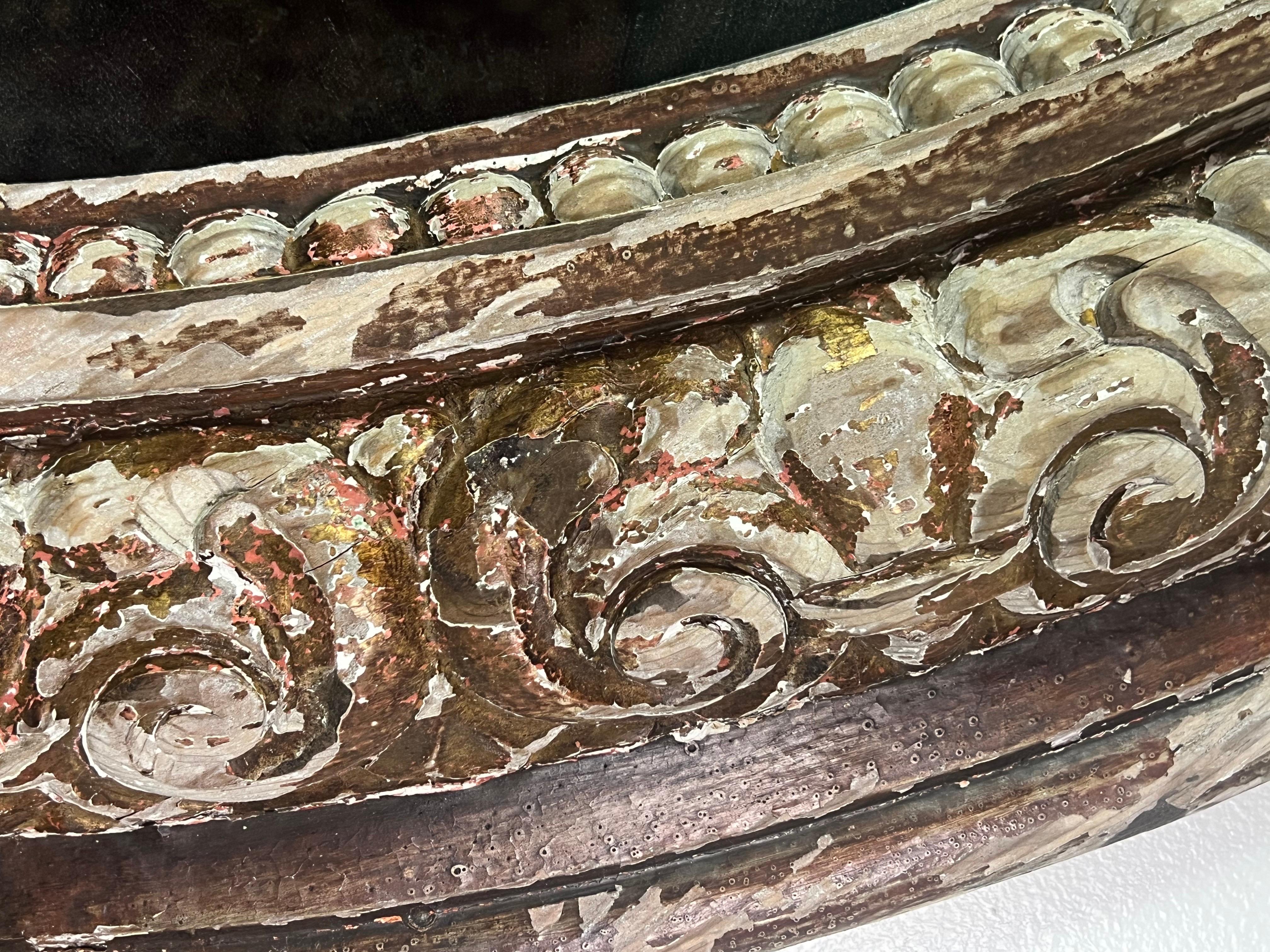 Legno Specchio ovale in stile barocco italiano del XIX secolo in vendita