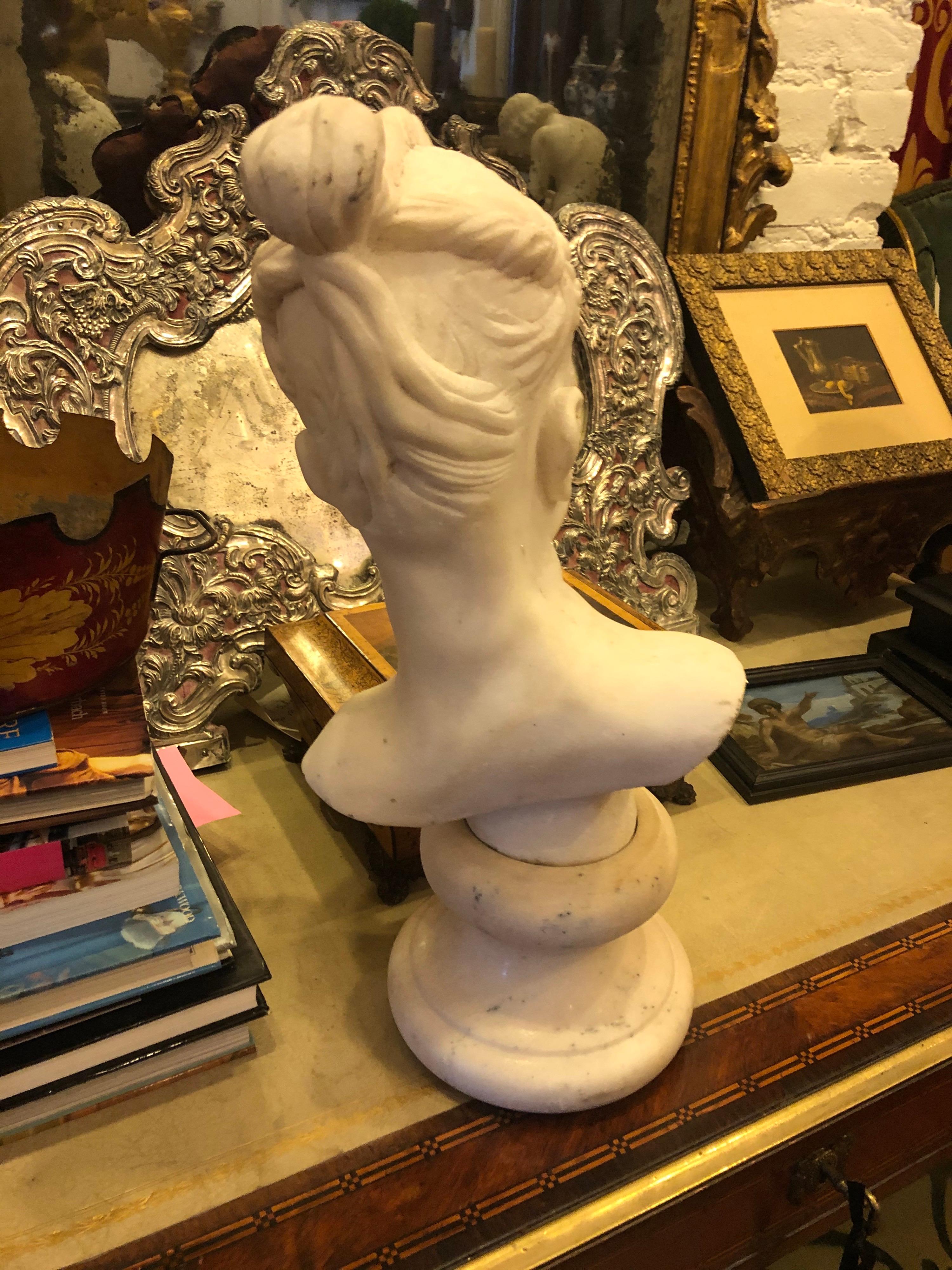 19th Century Italian Bust of Young Girl In Good Condition For Sale In Natchez, MS