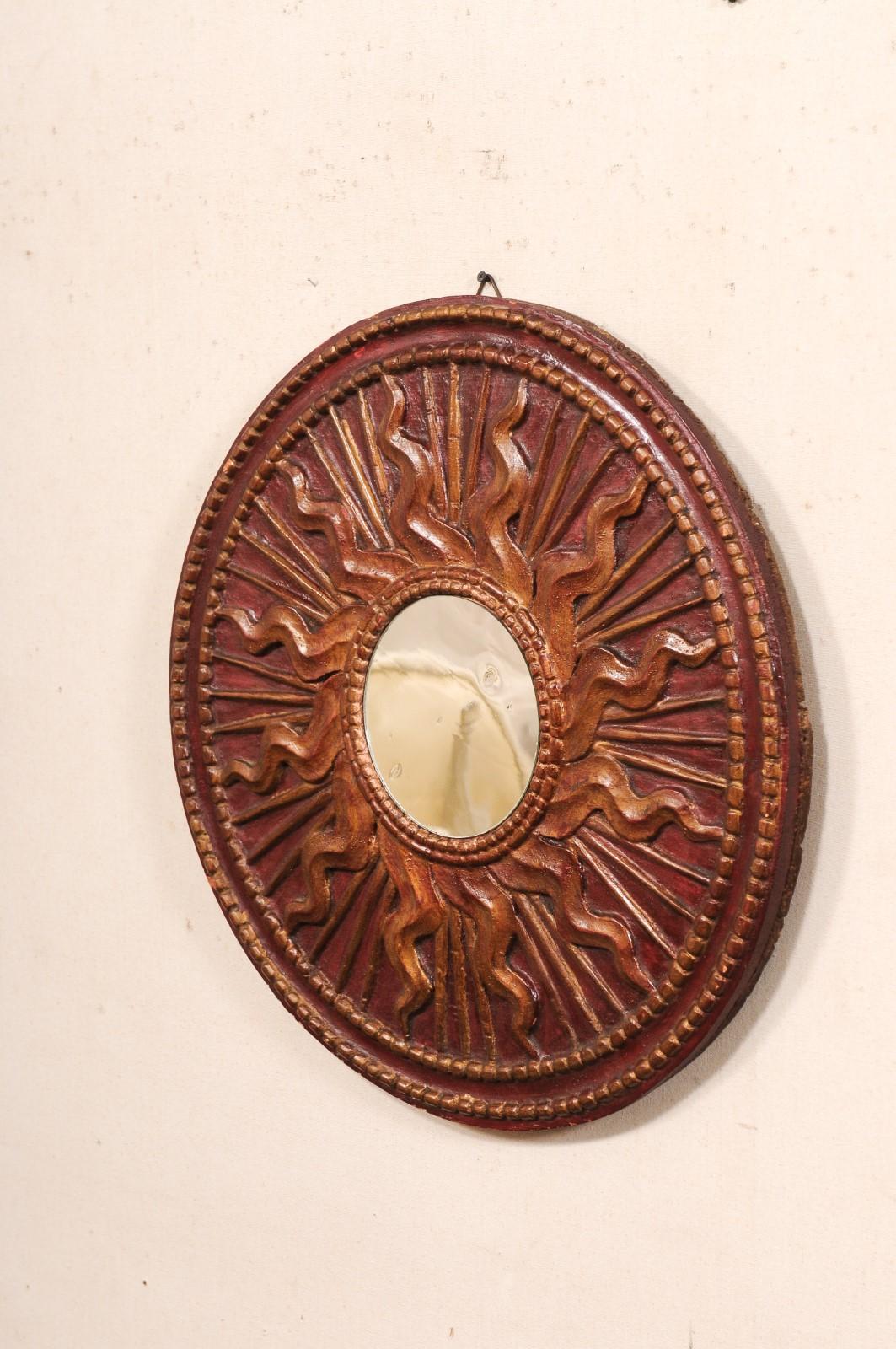 Espejo Decorado de Madera Italiana Tallada del Siglo XIX, Rayos de Sol Ardientes, 2 Pies de Diámetro en Bueno estado para la venta en Atlanta, GA