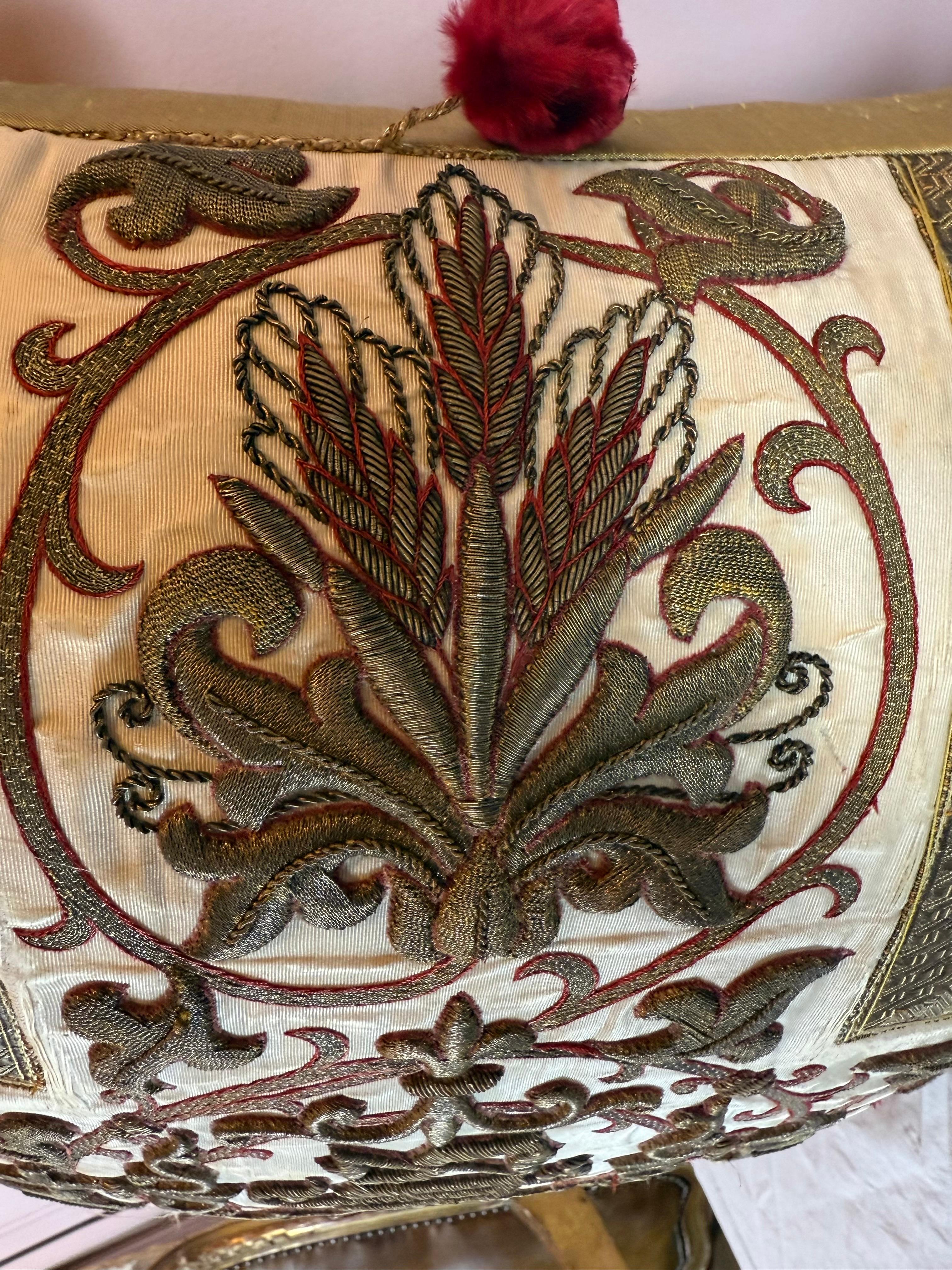 Soie Coussin ecclésiastique italien du 19e siècle en vente