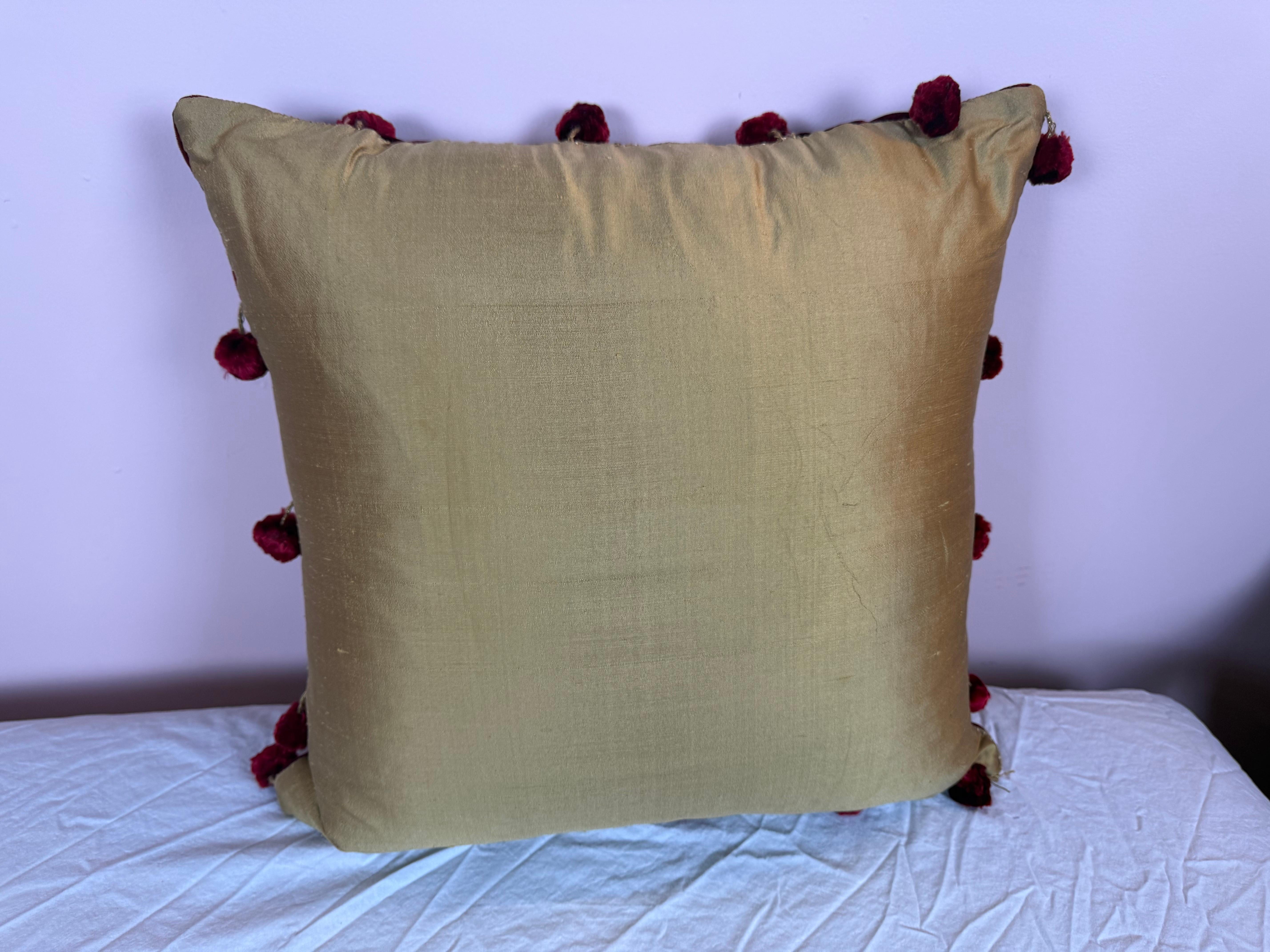 Coussin ecclésiastique italien du 19e siècle en vente 3
