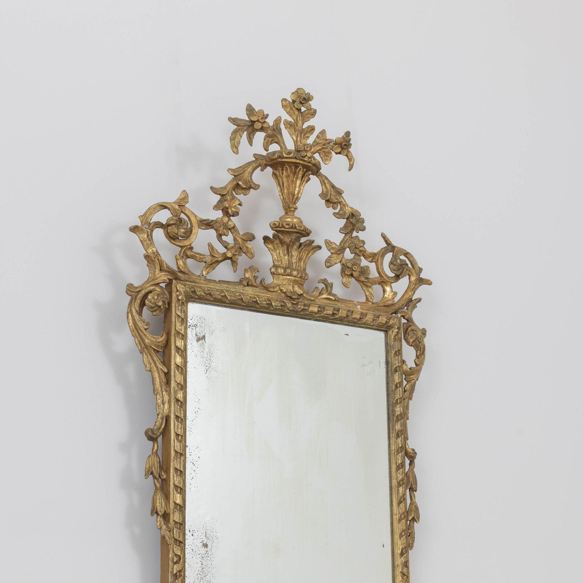 19th c. Italian Giltwood Mirror with Original Mirror Plate In Excellent Condition For Sale In Wichita, KS