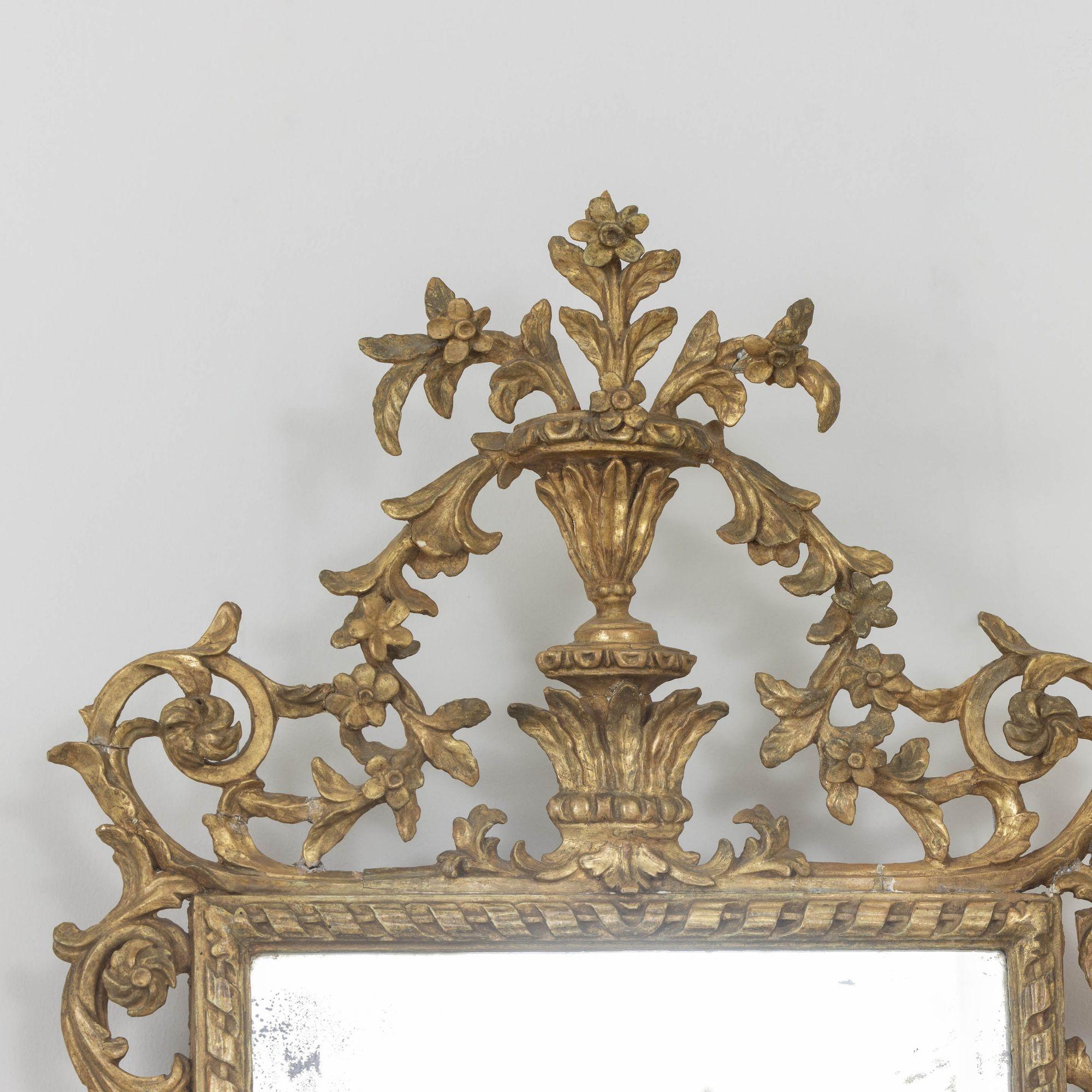 19th c. Italian Giltwood Mirror with Original Mirror Plate For Sale 1