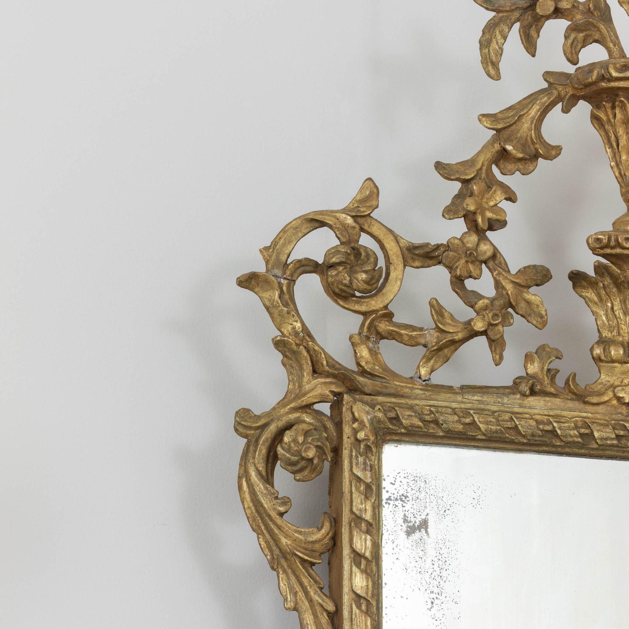 19th c. Italian Giltwood Mirror with Original Mirror Plate For Sale 2
