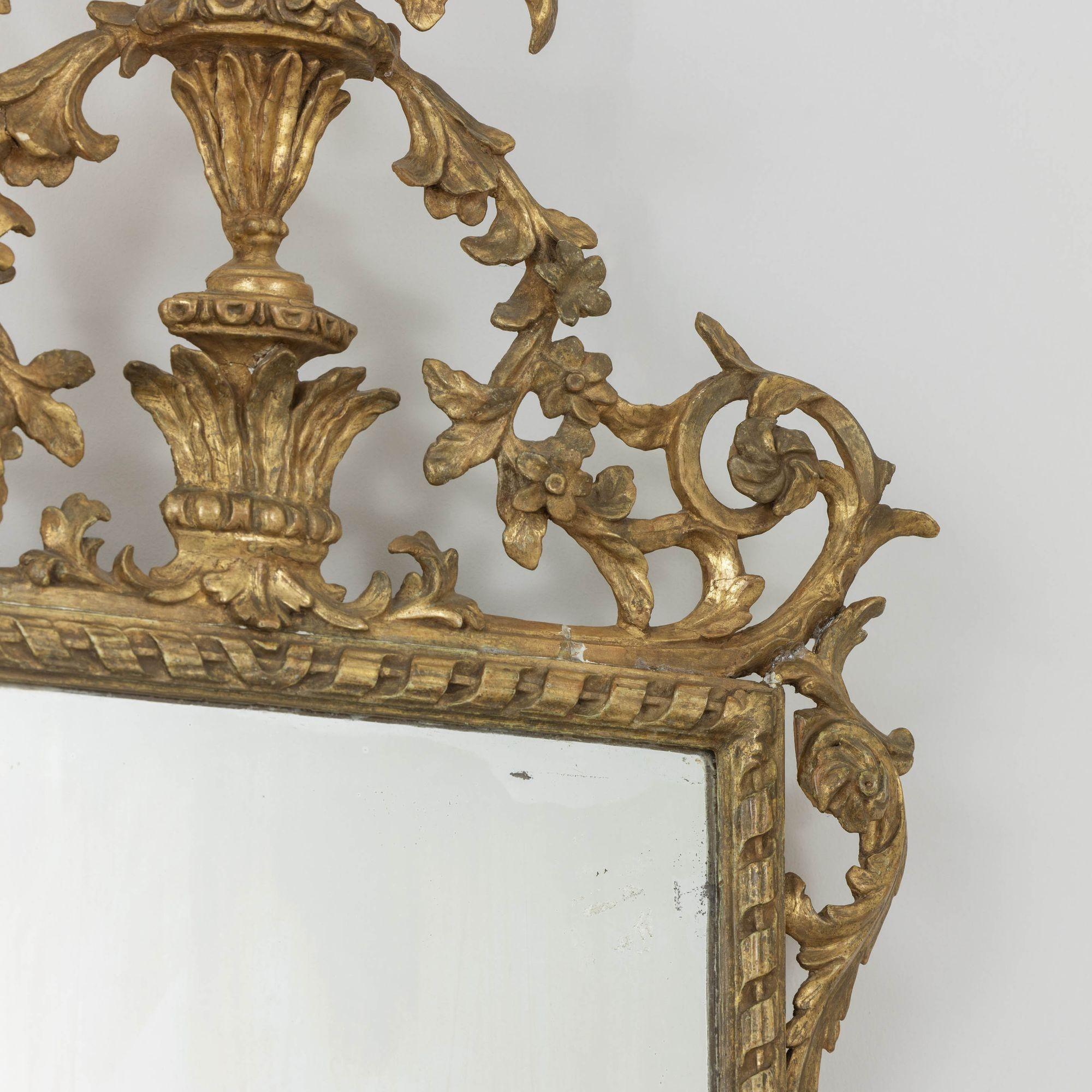 19th c. Italian Giltwood Mirror with Original Mirror Plate For Sale 3