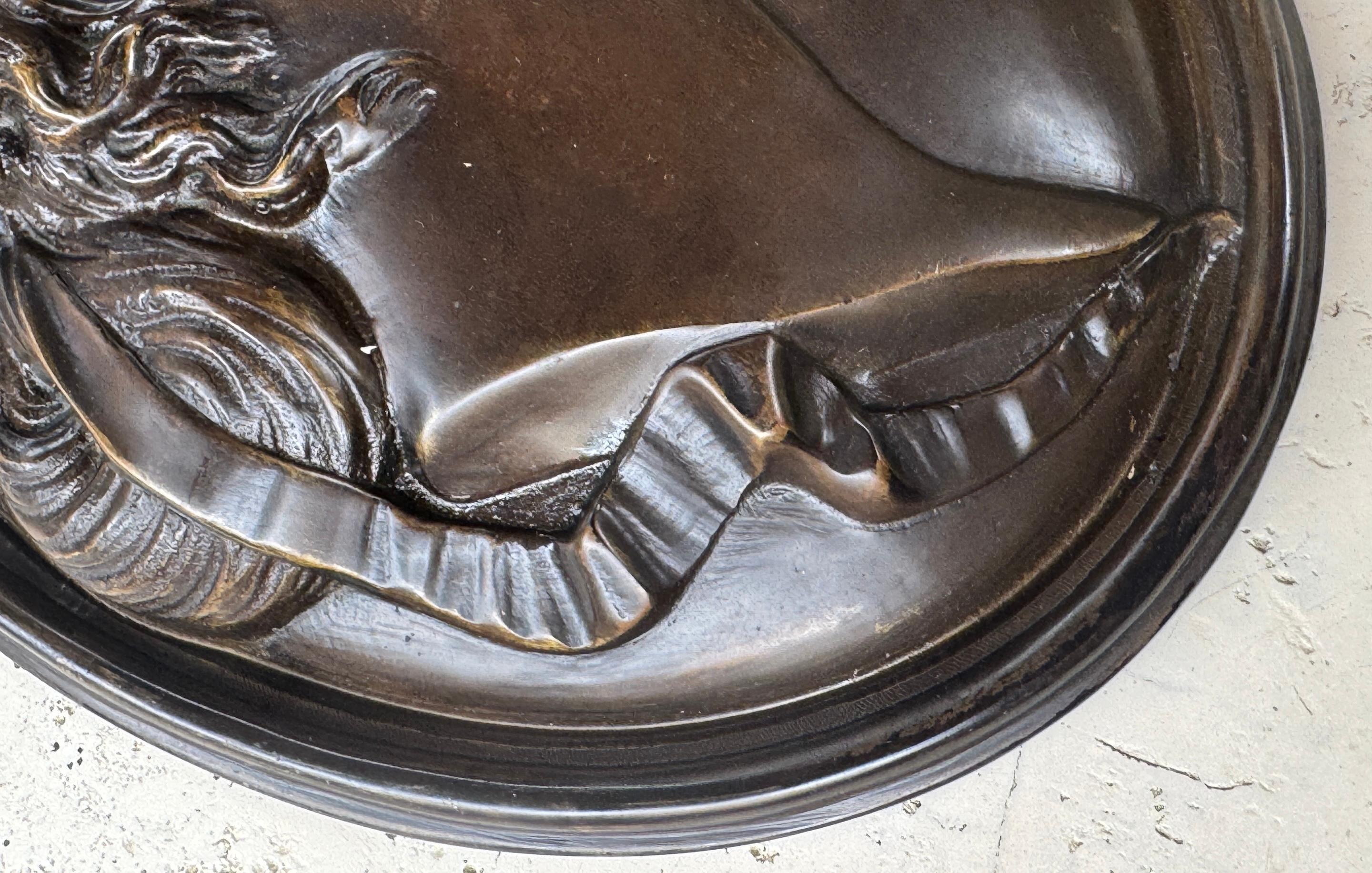 Siglo XIX  Gran Medallón Retrato de Alejandro Magno en Bronce en Bueno estado para la venta en West Palm Beach, FL