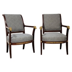 19. Jahrhundert. Italienische Bergere-Stühle im neoklassischen Stil des Neoklassizismus mit Widder aus Bronzeguss, Paar