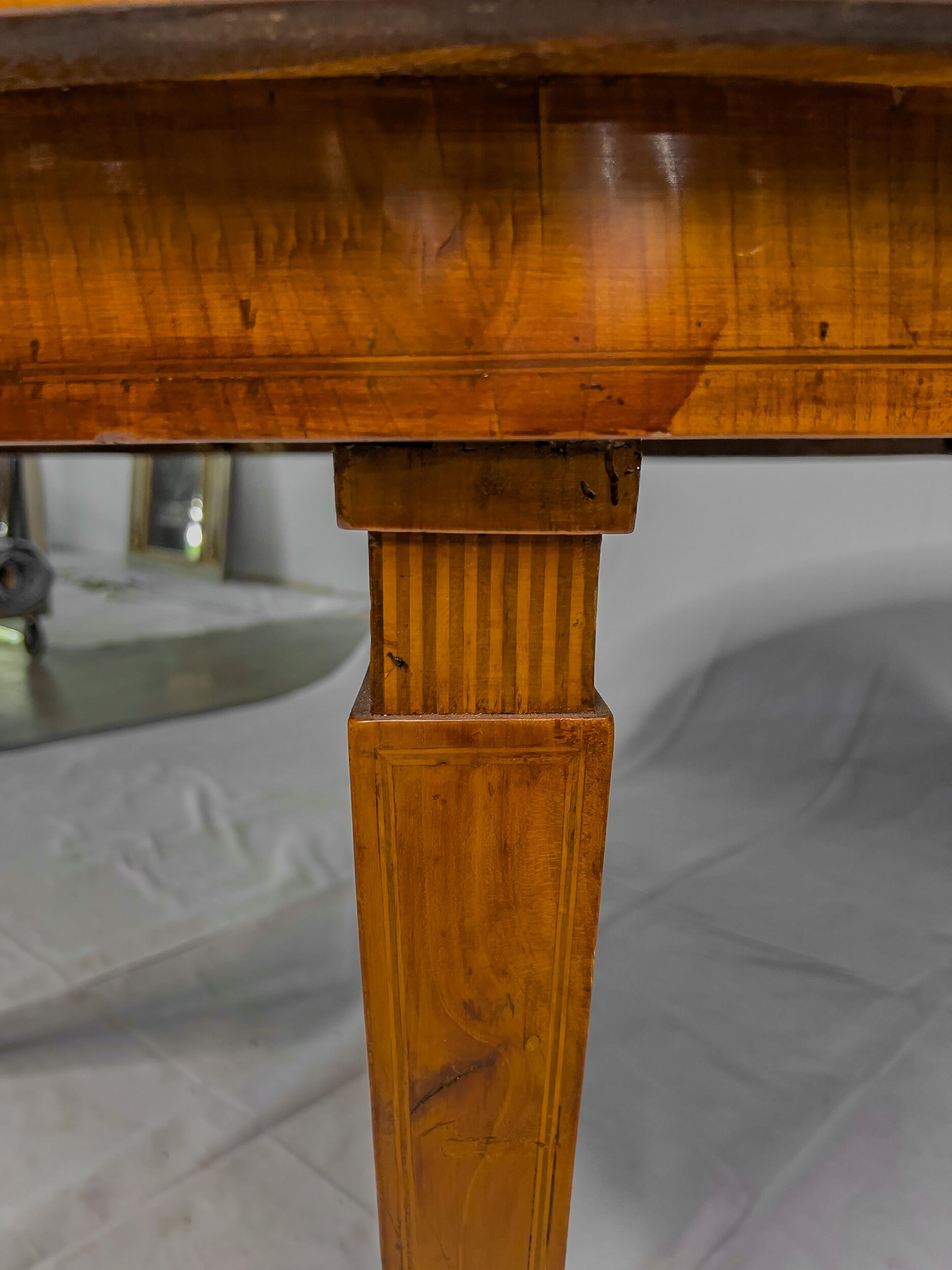 19th C. Italian Neoclassical Dining Table For Sale 2