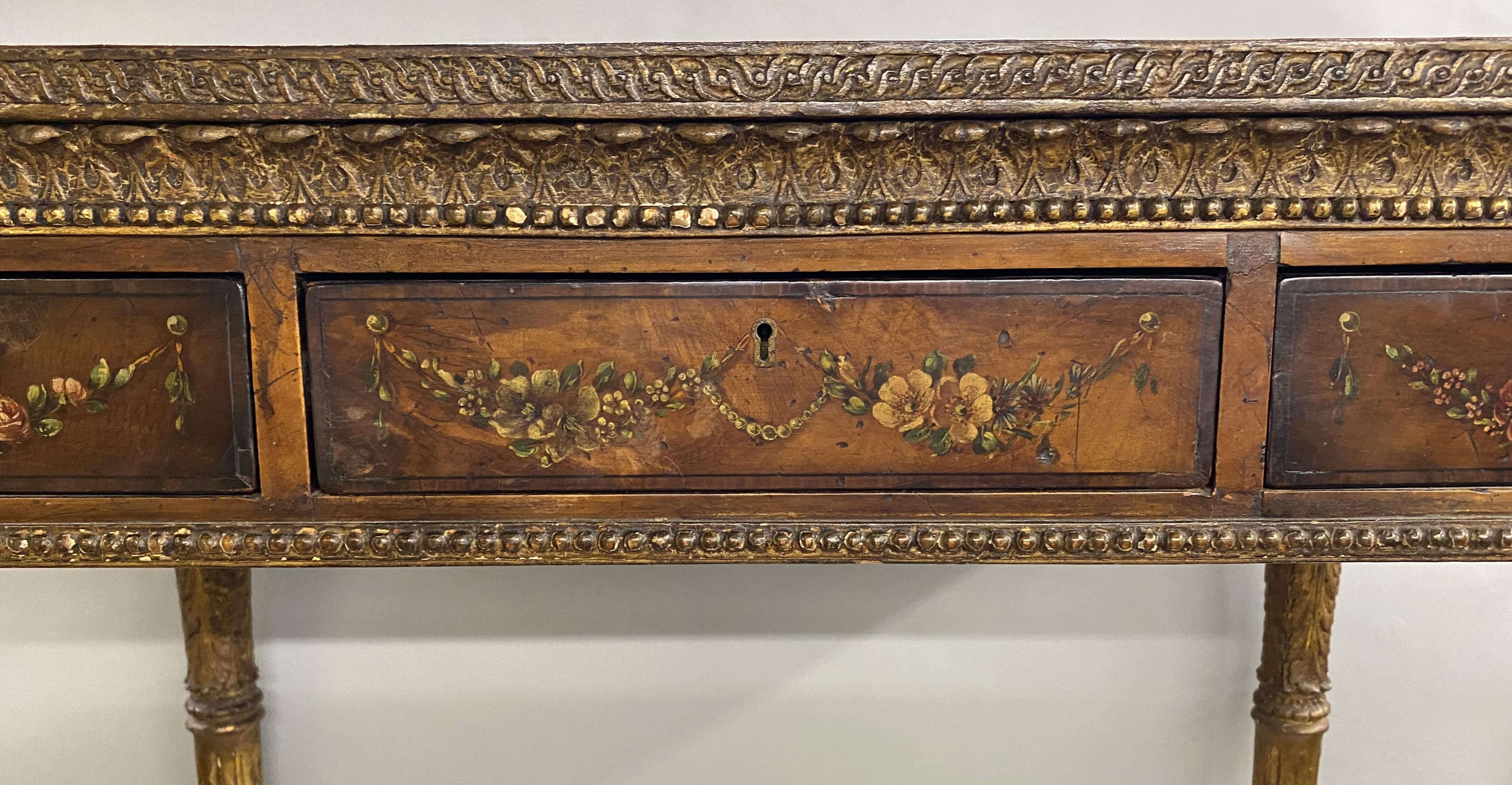 Sculpté à la main A.I.C. C'est une table d'écriture polychrome néoclassique italienne du 19e siècle avec un plateau en cuir.