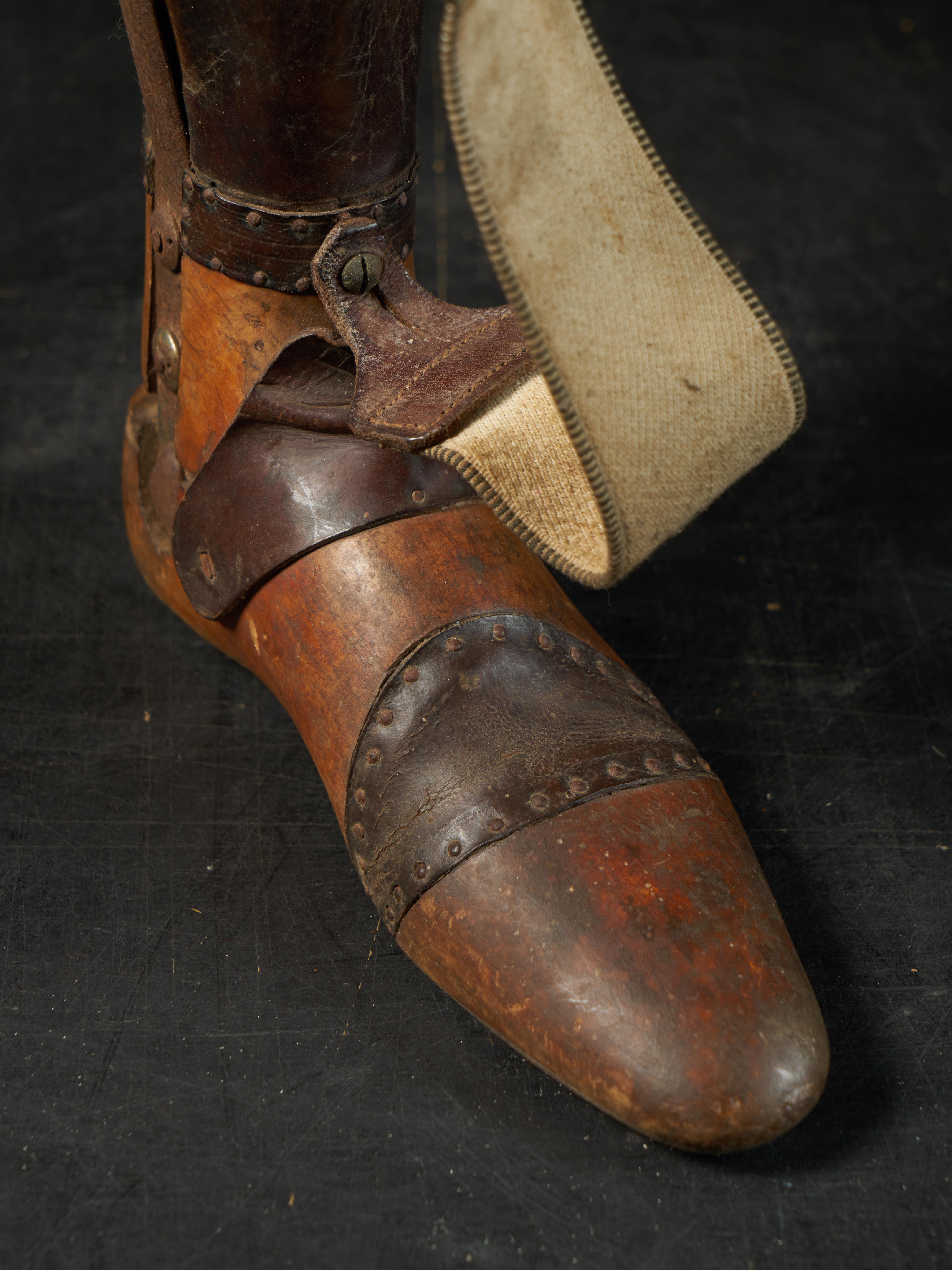 Leather 19th Century, Italian Original Wooden Prosthetic Leg