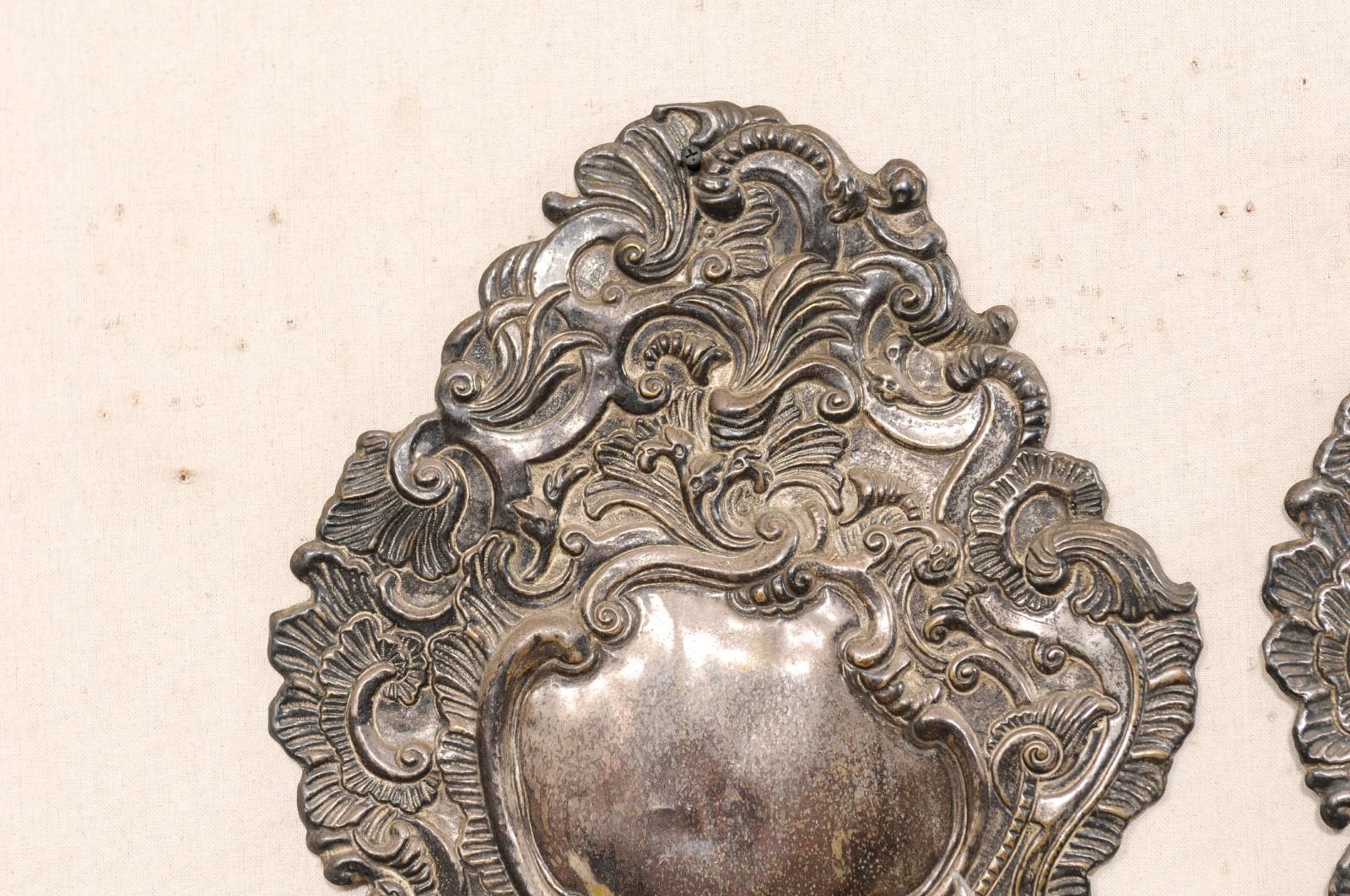 Paar italienische 2-Licht-Wandleuchter aus Silber im Barockstil des 19. Jahrhunderts, verdrahtet für die USA im Angebot 3