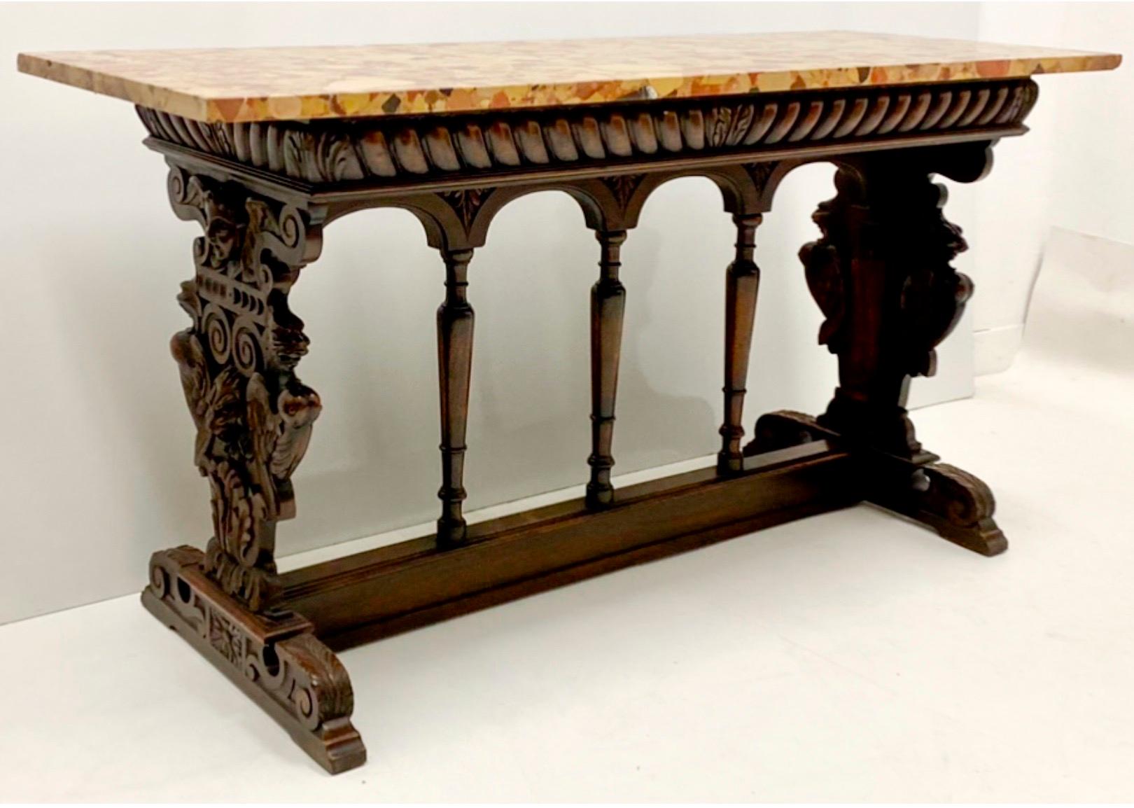 Marbre de Sienne Table console de style Renaissance italienne du XIXe siècle en noyer et marbre de Sienne en vente