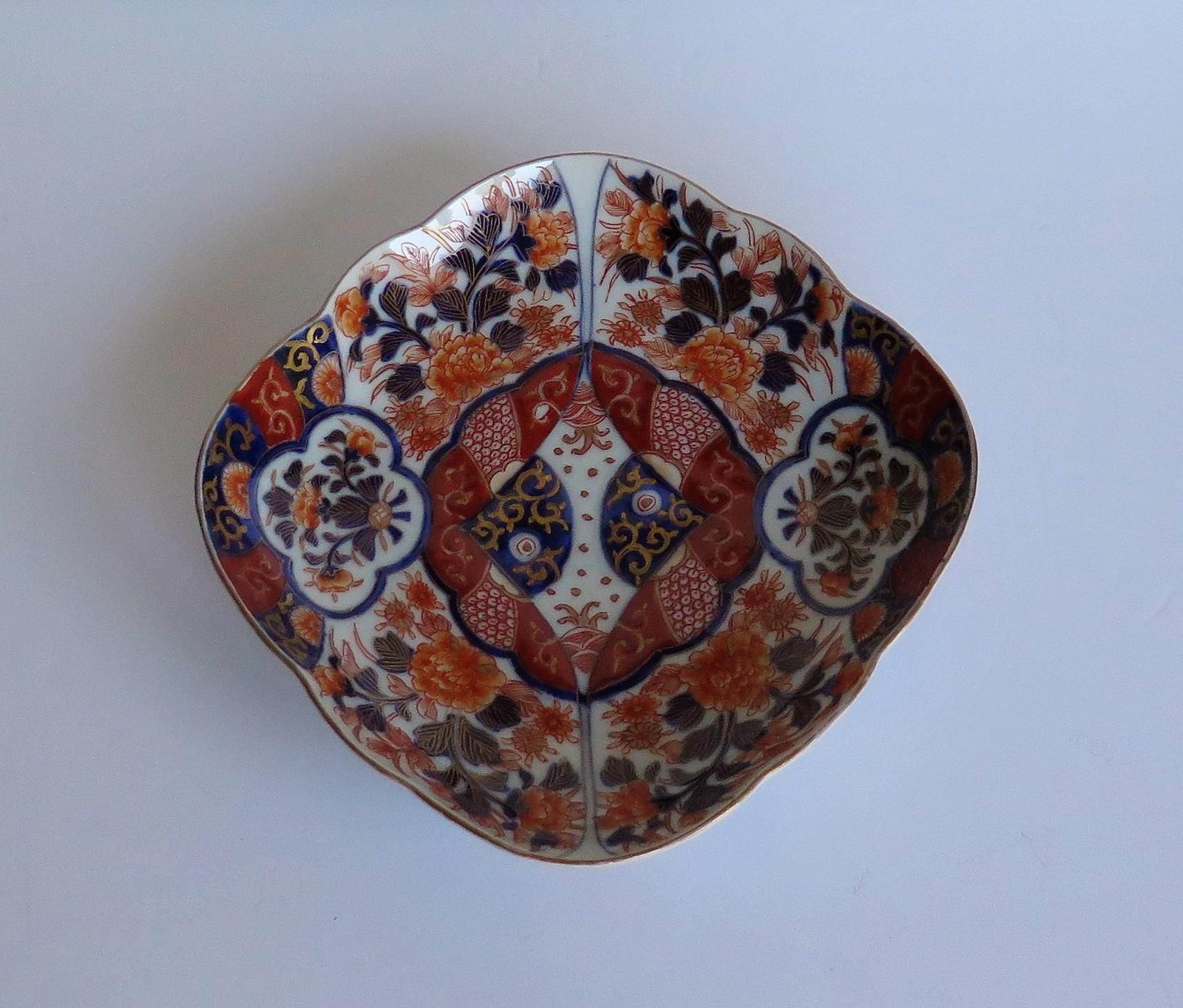 Hand-Painted Japanese Porcelain Dish Finely Hand Painted Imari Design, Meiji Signed to Base