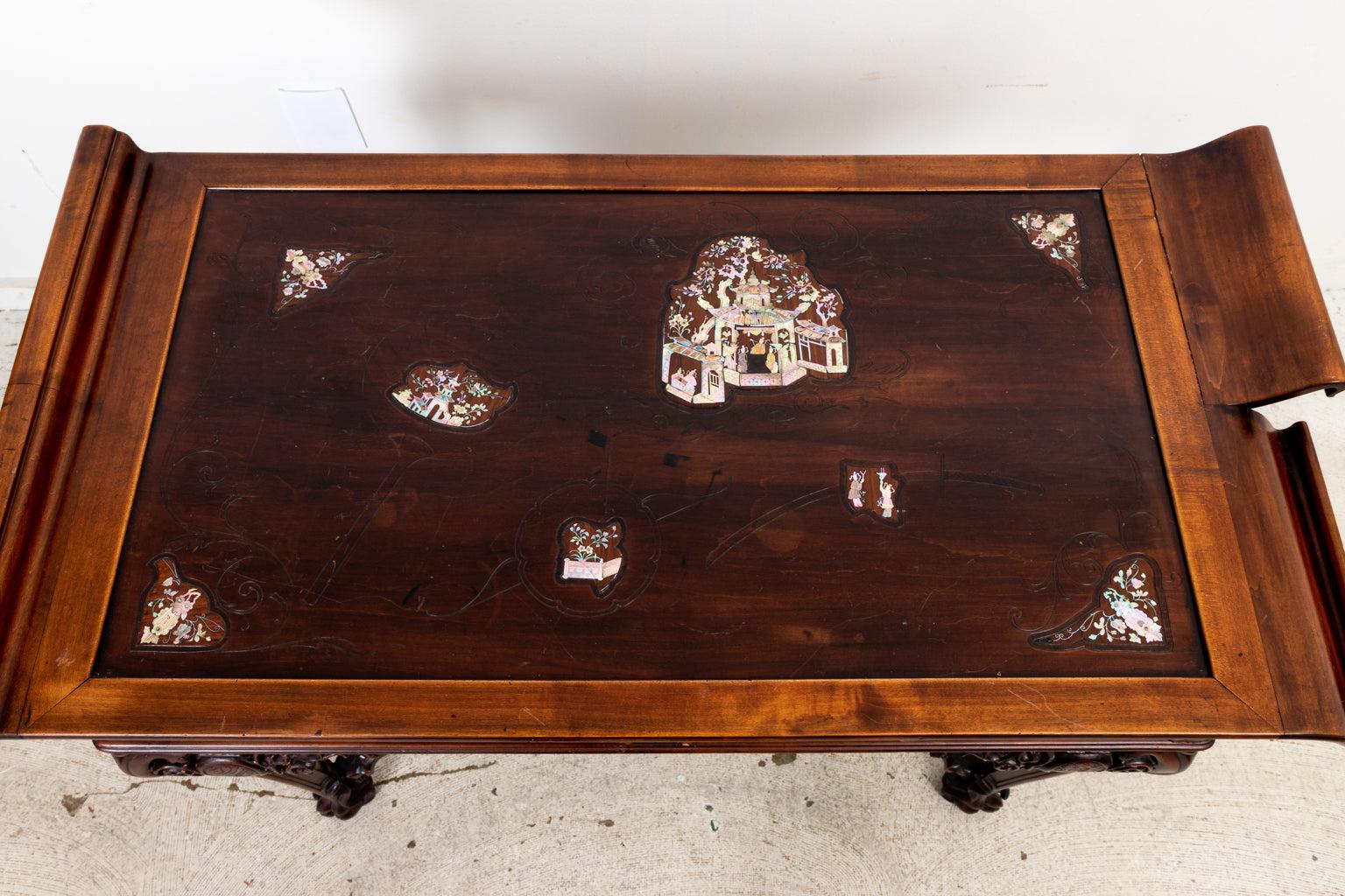 19th Century Japanese Table In Good Condition For Sale In Stamford, CT