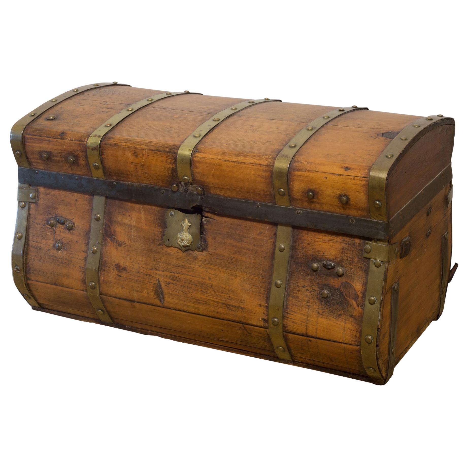 19th Century Jenny Lind Wood and Brass Dome Stagecoach Trunk, circa 1850-1860