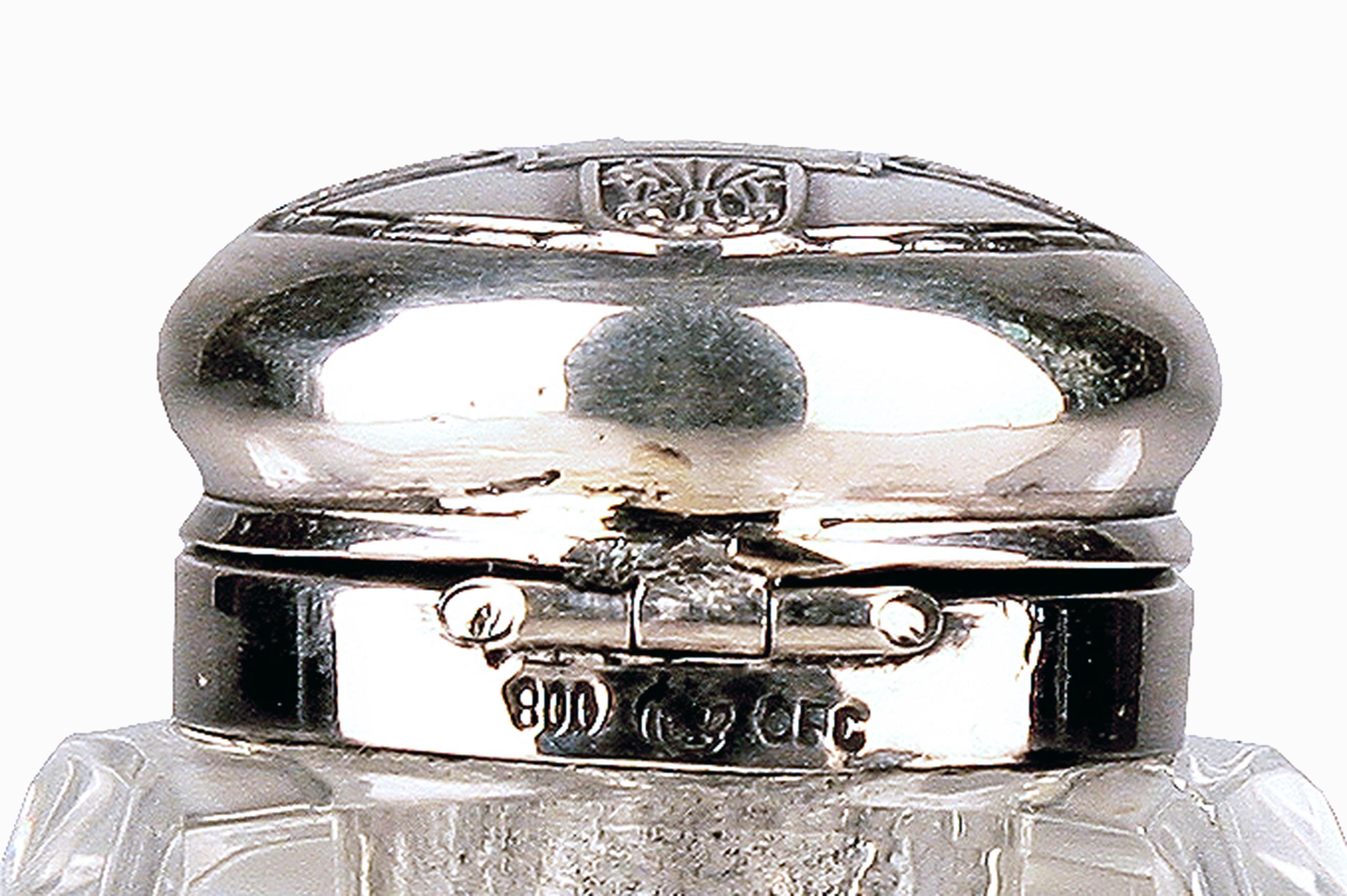 19th C. Jugendstil German Cut Glass Crystal Inkwell with Polished 800 Silver Lid For Sale 1