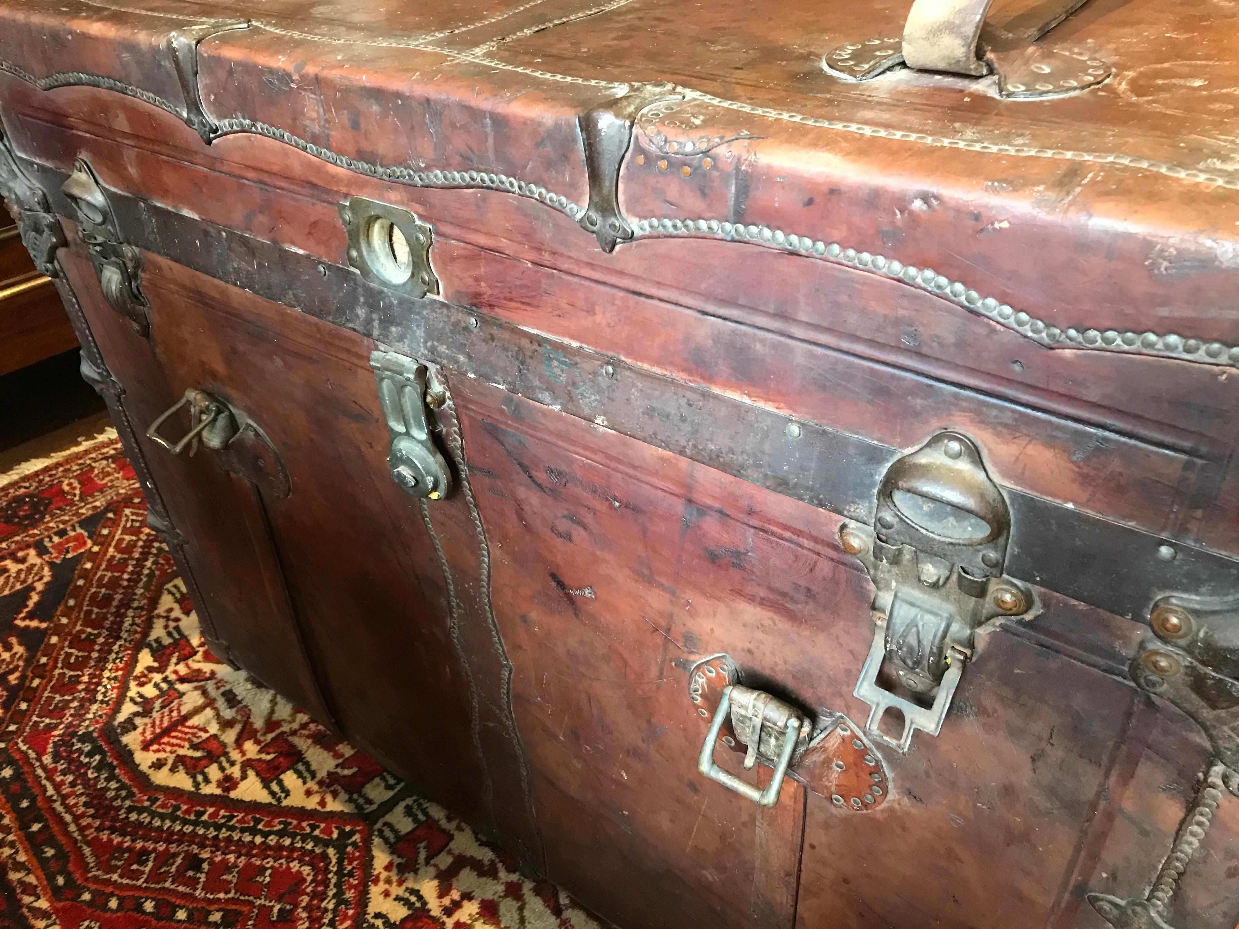 19th C. Large American All Leather Steamship Trunk with Dated Export Travel Tags For Sale 1