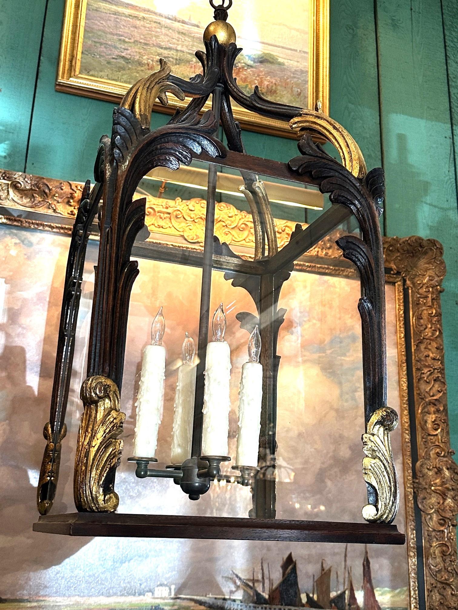 Grande lanterna antica in legno intagliato a mano del XIX secolo, appesa al soffitto, pendente LA In condizioni buone in vendita a West Hollywood, CA