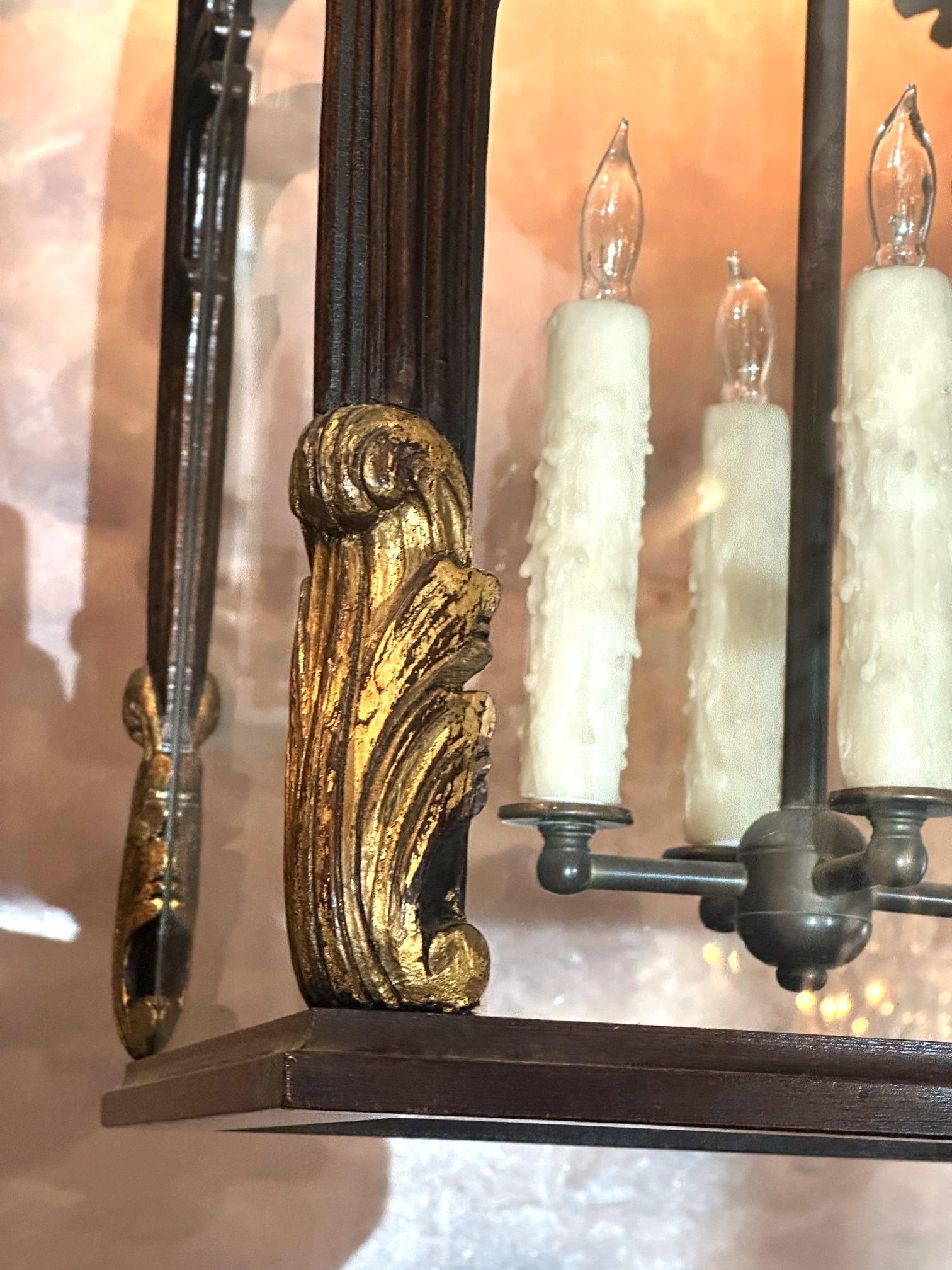 Grande lanterna antica in legno intagliato a mano del XIX secolo, appesa al soffitto, pendente LA in vendita 1