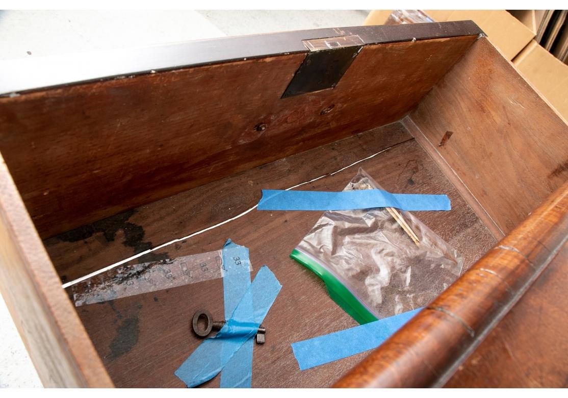 Cassettone in legno finemente figurato del XIX secolo in vendita 3