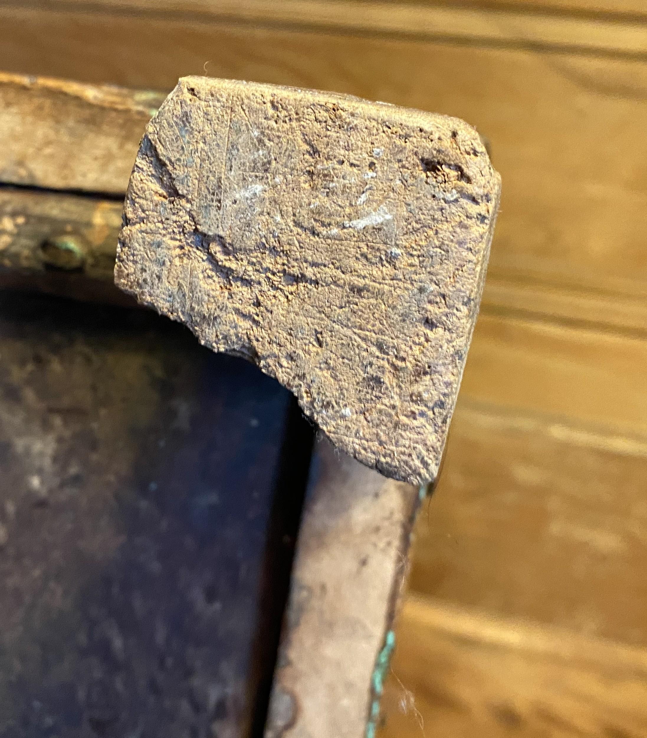 Grande boîte à bâtons ou commode Dowry indienne du 19e siècle parfaite pour table basse en vente 5
