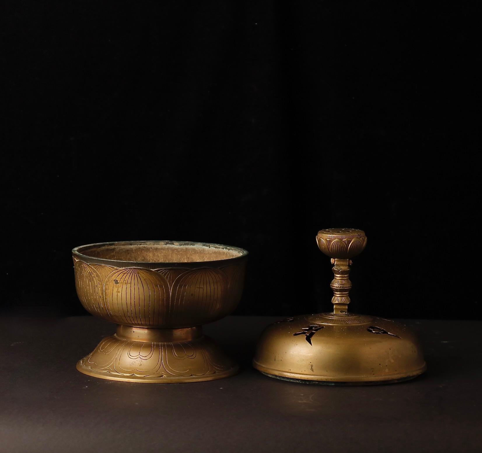 19th. c Large Lotus-Shaped Buddhist Temple Incense Burner with Sanskrit Cutouts For Sale 3