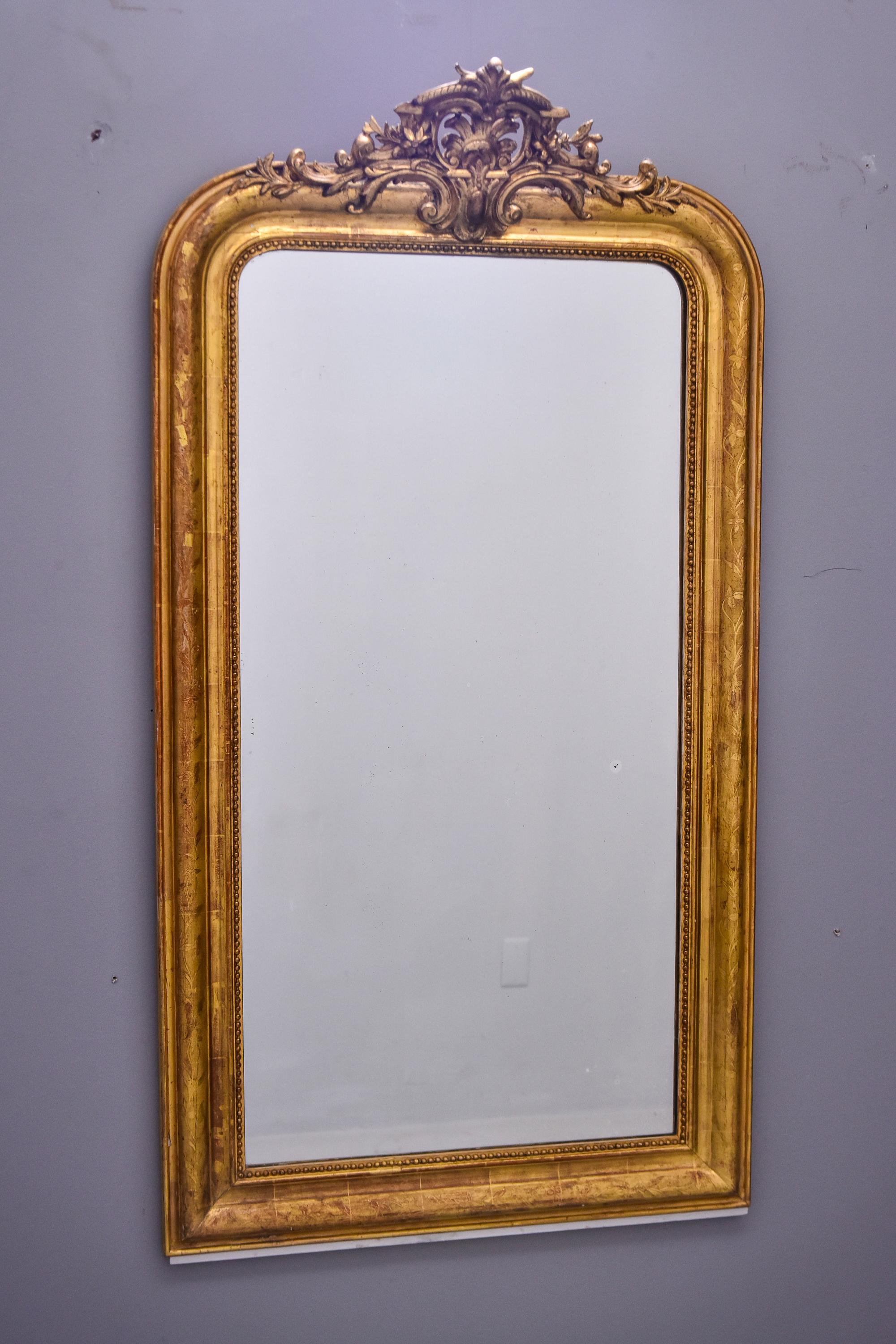 19. Jahrhundert Louis Philippe vergoldeter Spiegel mit Krone (Französisch) im Angebot