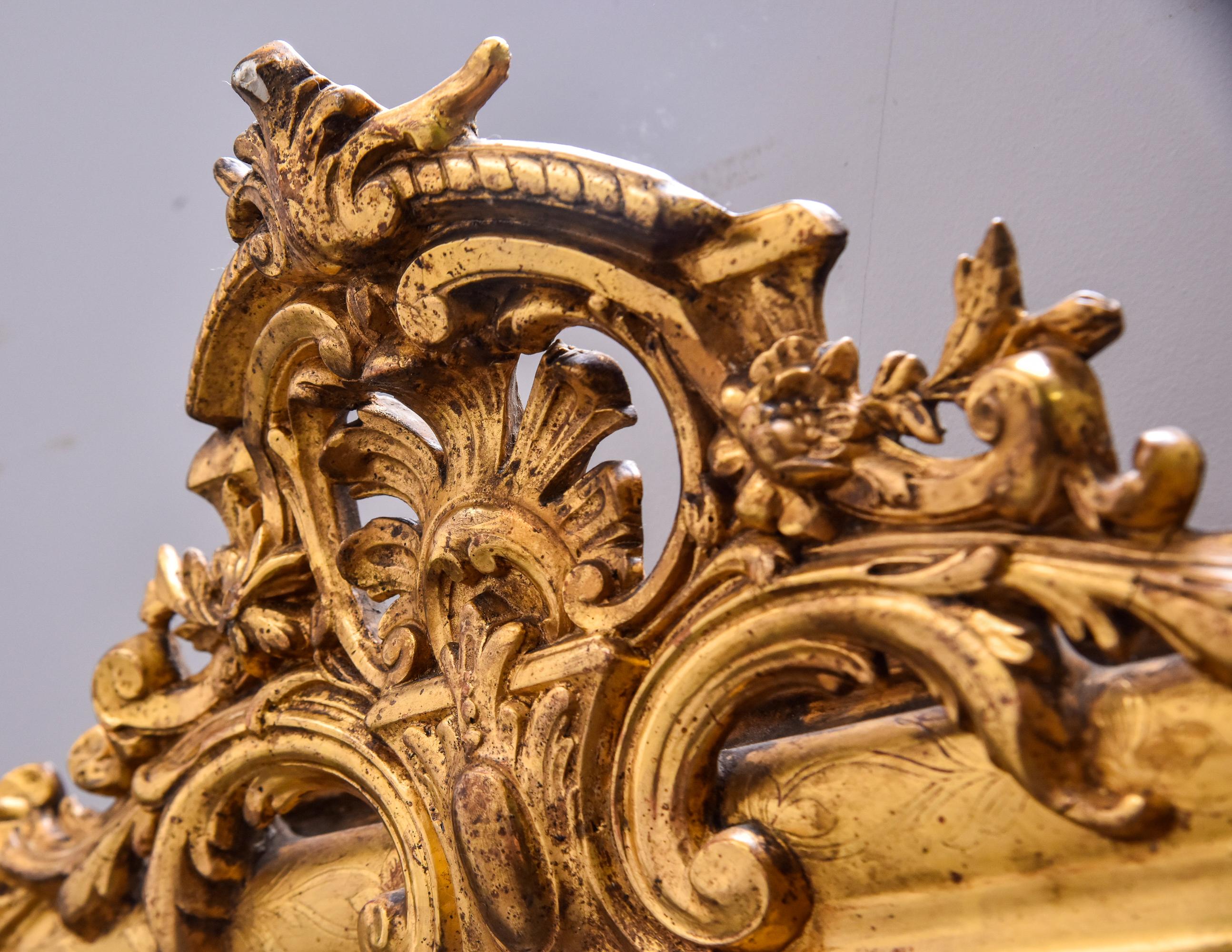 19. Jahrhundert Louis Philippe vergoldeter Spiegel mit Krone im Zustand „Gut“ im Angebot in Troy, MI