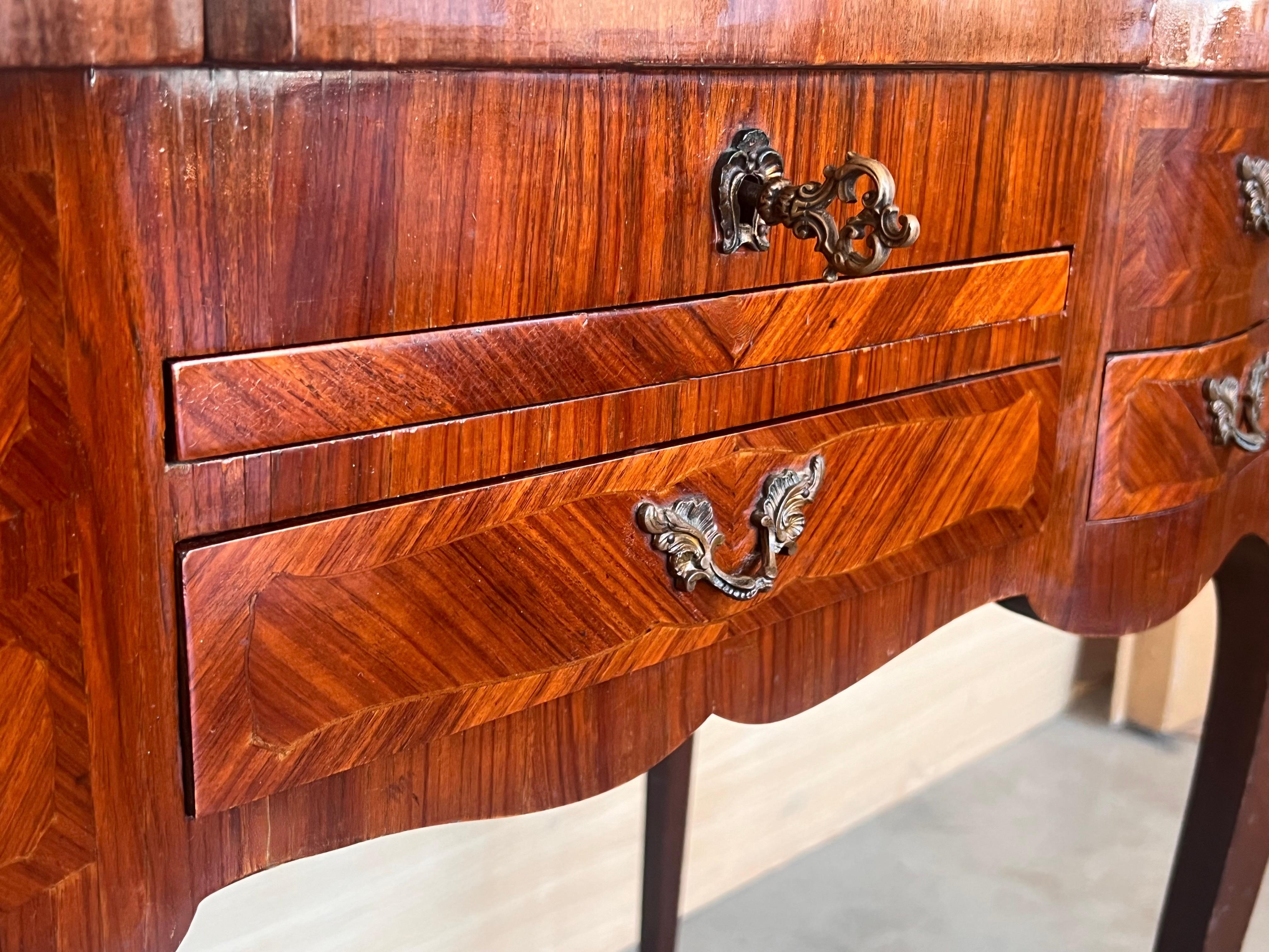 Coiffeuse o mesa de tocador estilo Luis XV del siglo XIX en venta 7