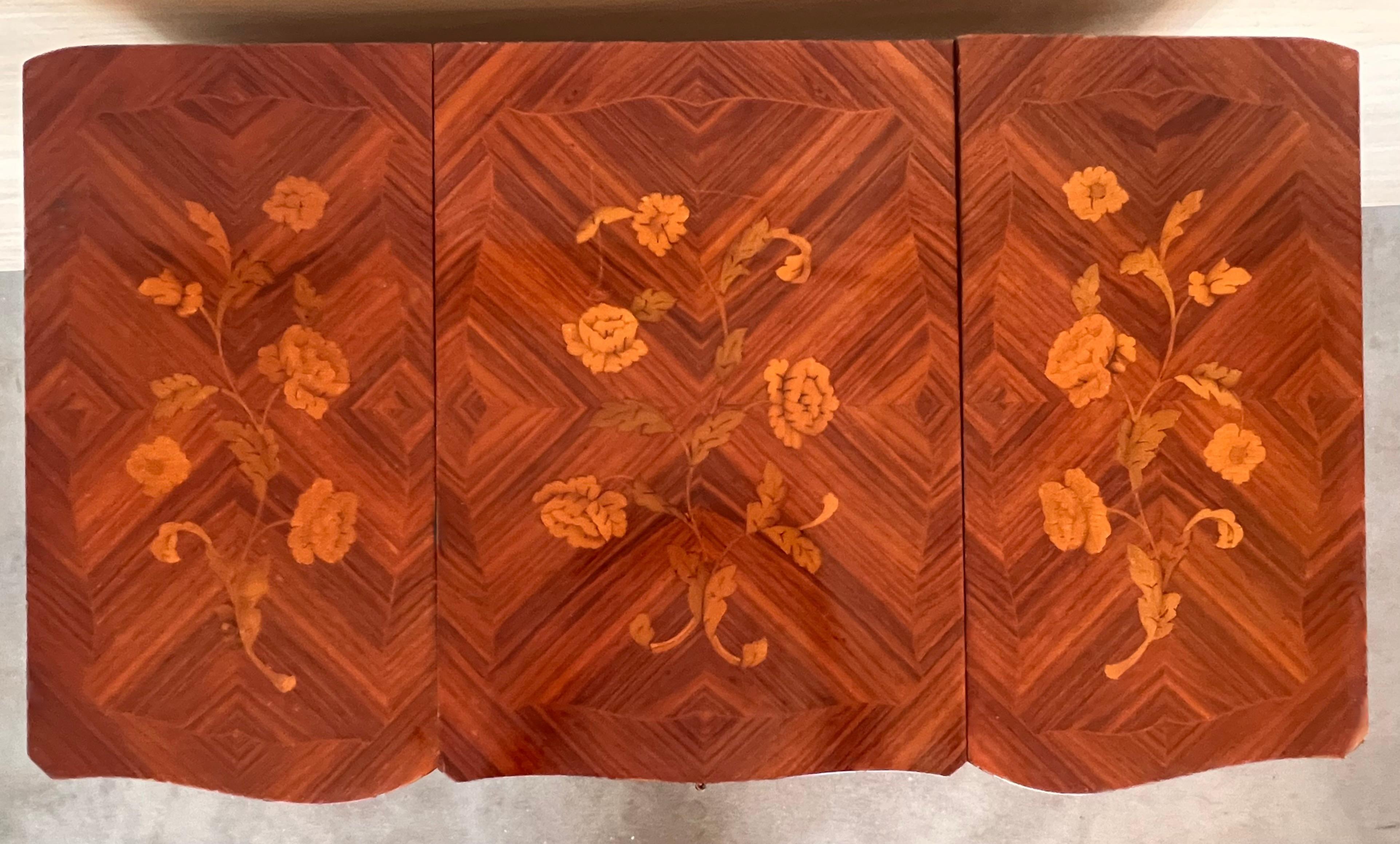 Coiffeuse o mesa de tocador estilo Luis XV del siglo XIX en venta 8