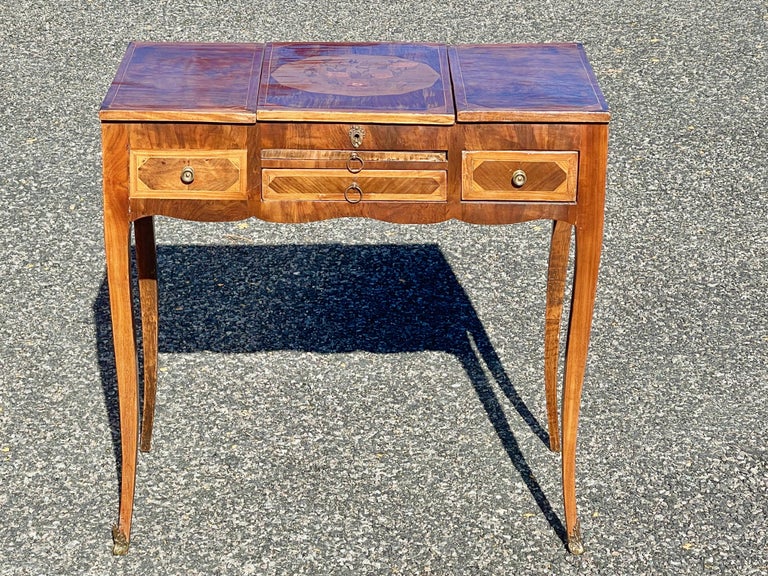 19th C Louis XV Style Coiffeuse or Table de Toilette For Sale at 1stDibs