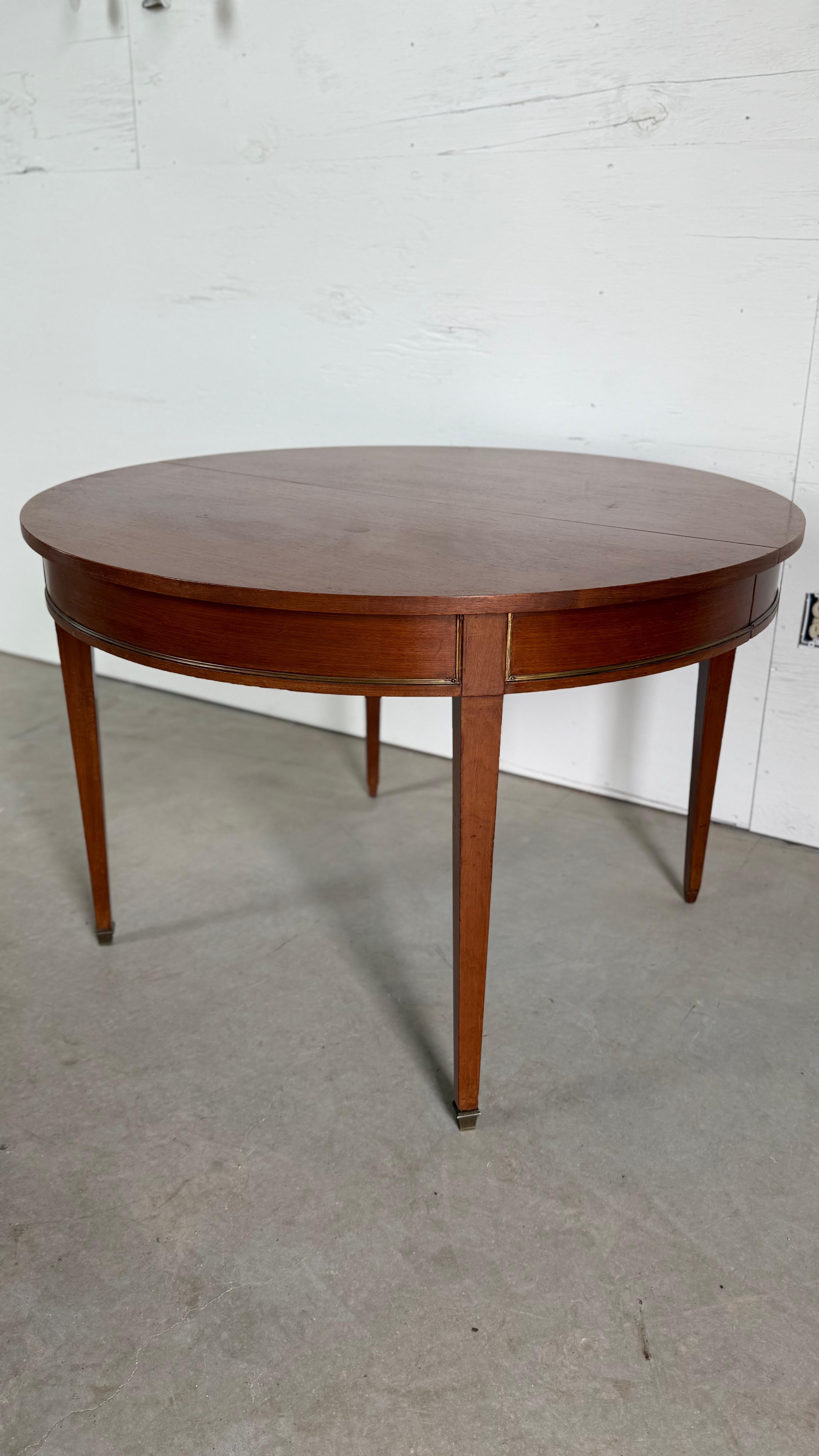 19th C. Louis XVI Dining Table with 3 Leaves For Sale 2