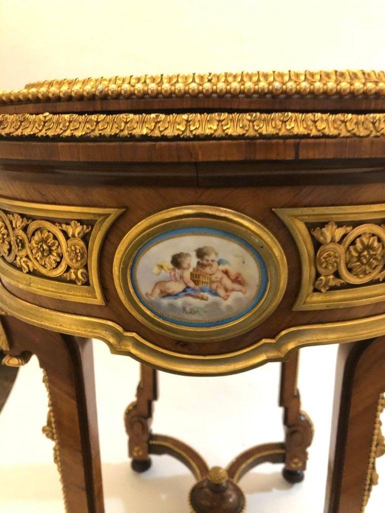 Parquet Jardinière in stile Luigi XVI del XIX secolo alla maniera di Henry Dasson in vendita