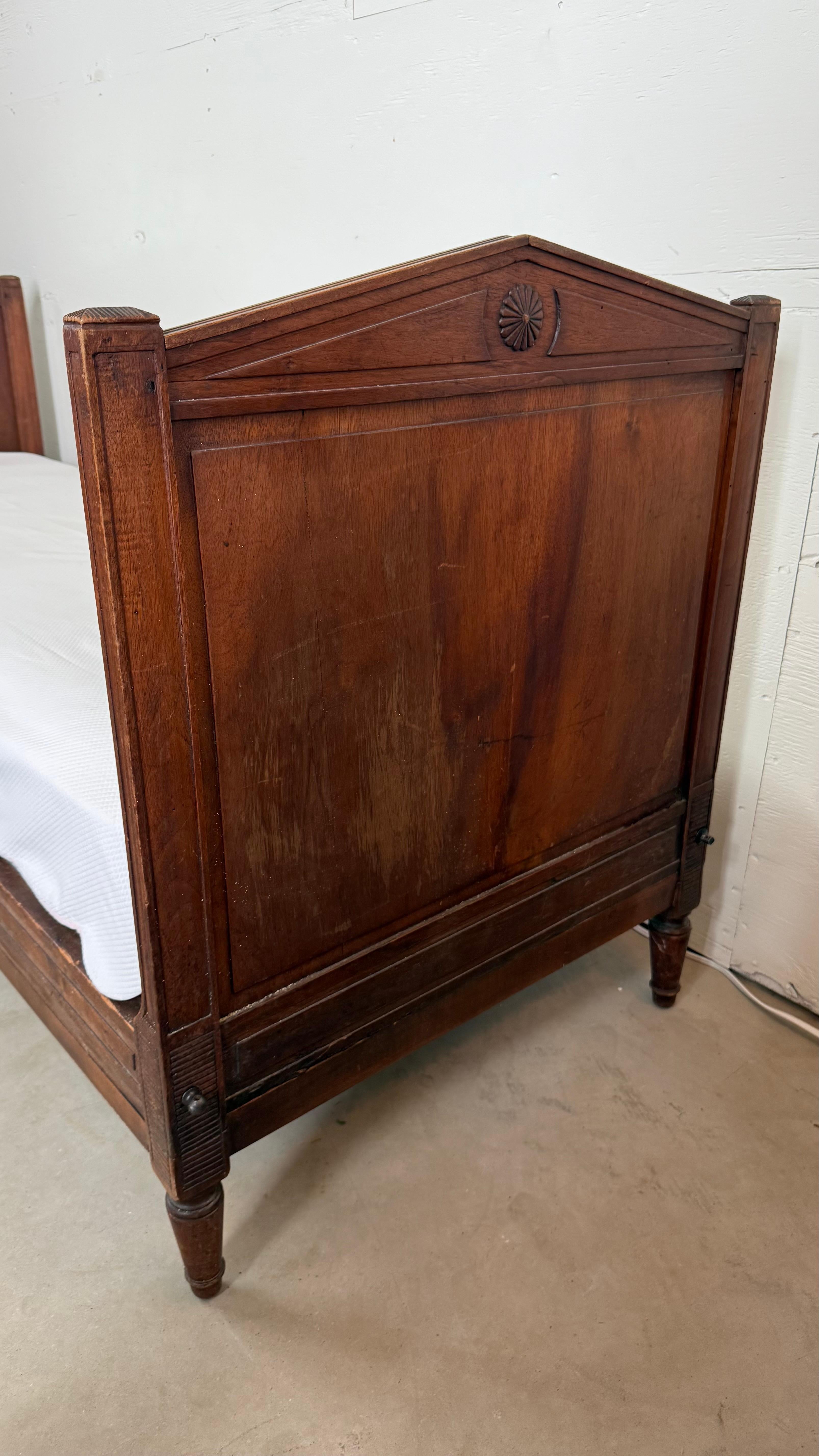 19th Century 19th C. Louis XVI Style Daybed For Sale