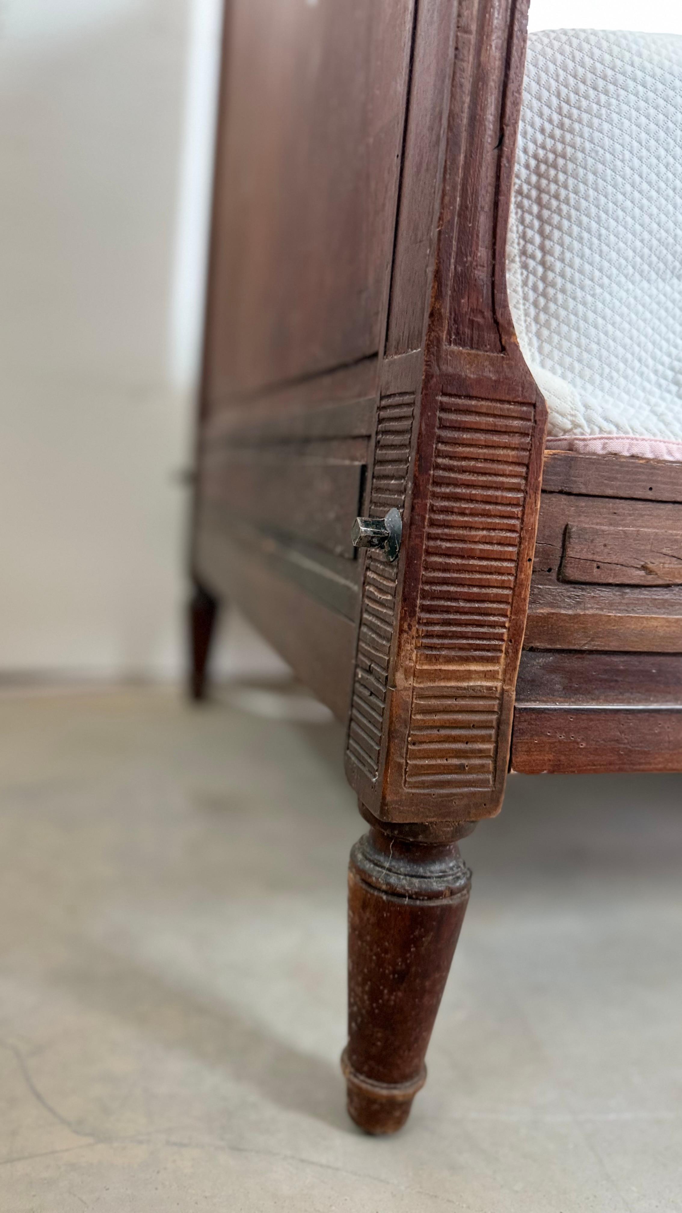 19th C. Louis XVI Style Daybed For Sale 1
